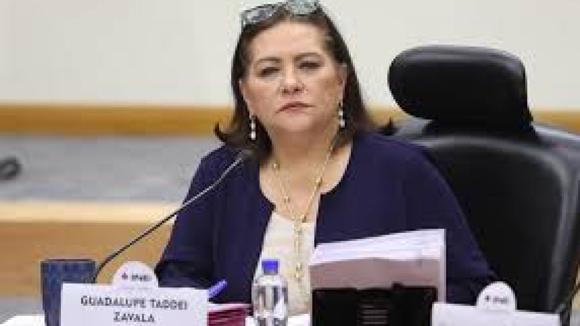 Sheinbaum afirma que reforma para verificar candidatos no amplía facultades del INE