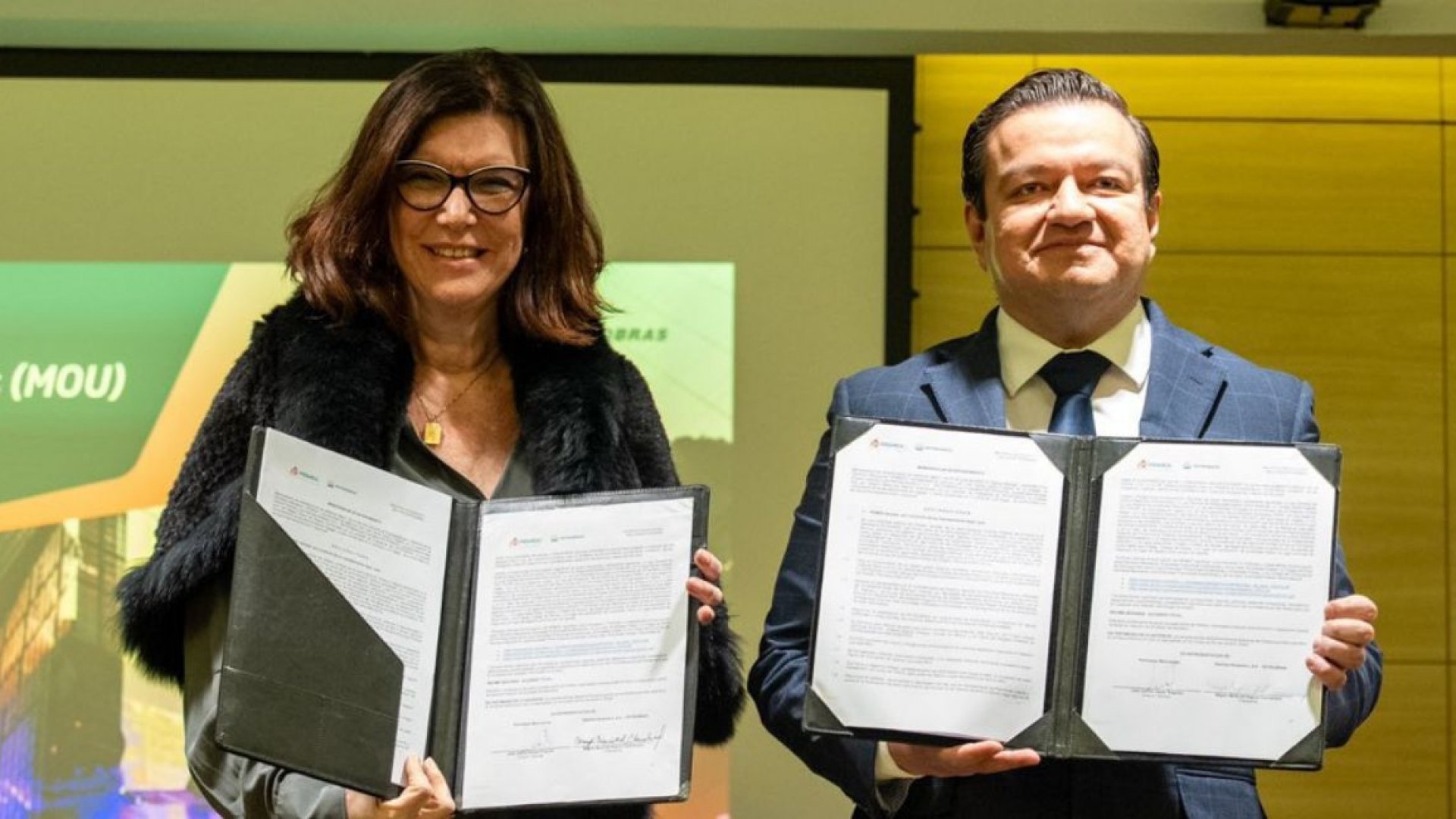 Pemex y Petrobras firman memorando para fortalecer cooperación petrolera