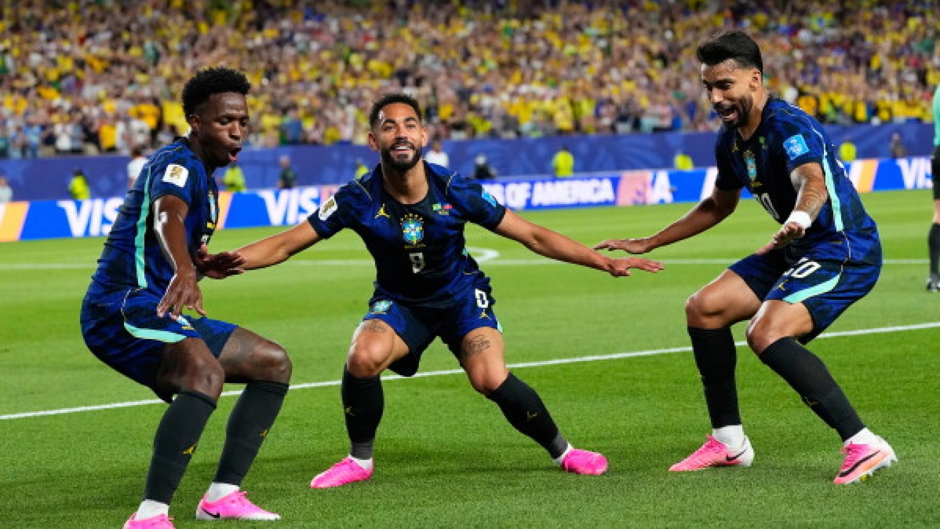 Vinicius Jr guió goleada de Brasil ante Escocia para asegurar el liderato del grupo