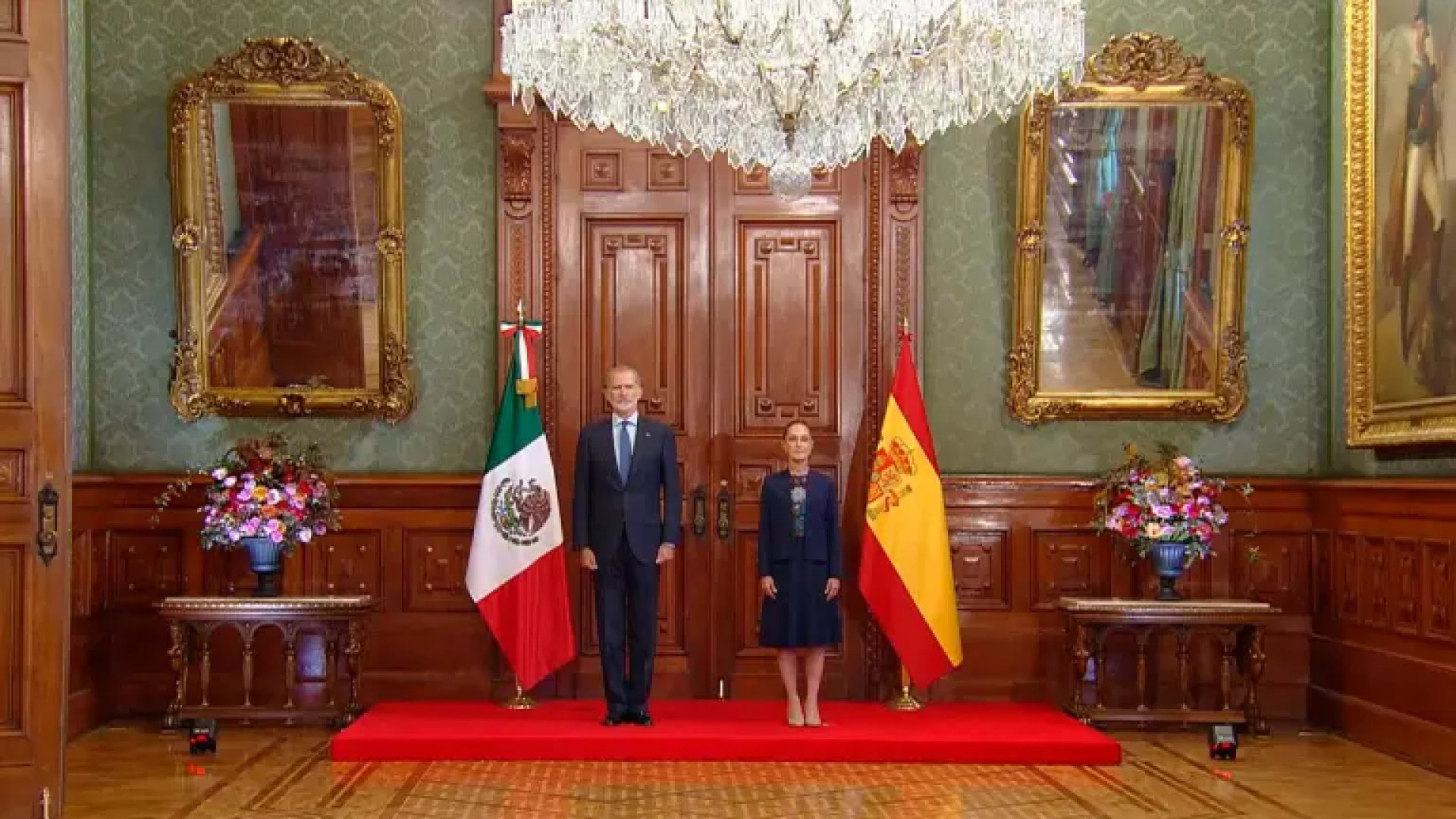 Rey Felipe VI llega a México y se reúne con Sheinbaum en Palacio Nacional
