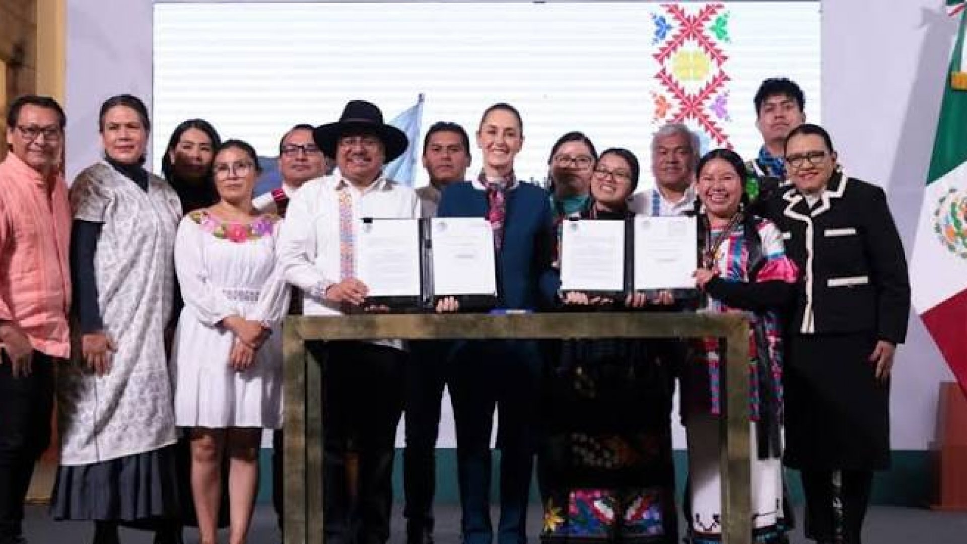 Sheinbaum propone blindar en la Constitución el aumento al presupuesto para pueblos indígenas