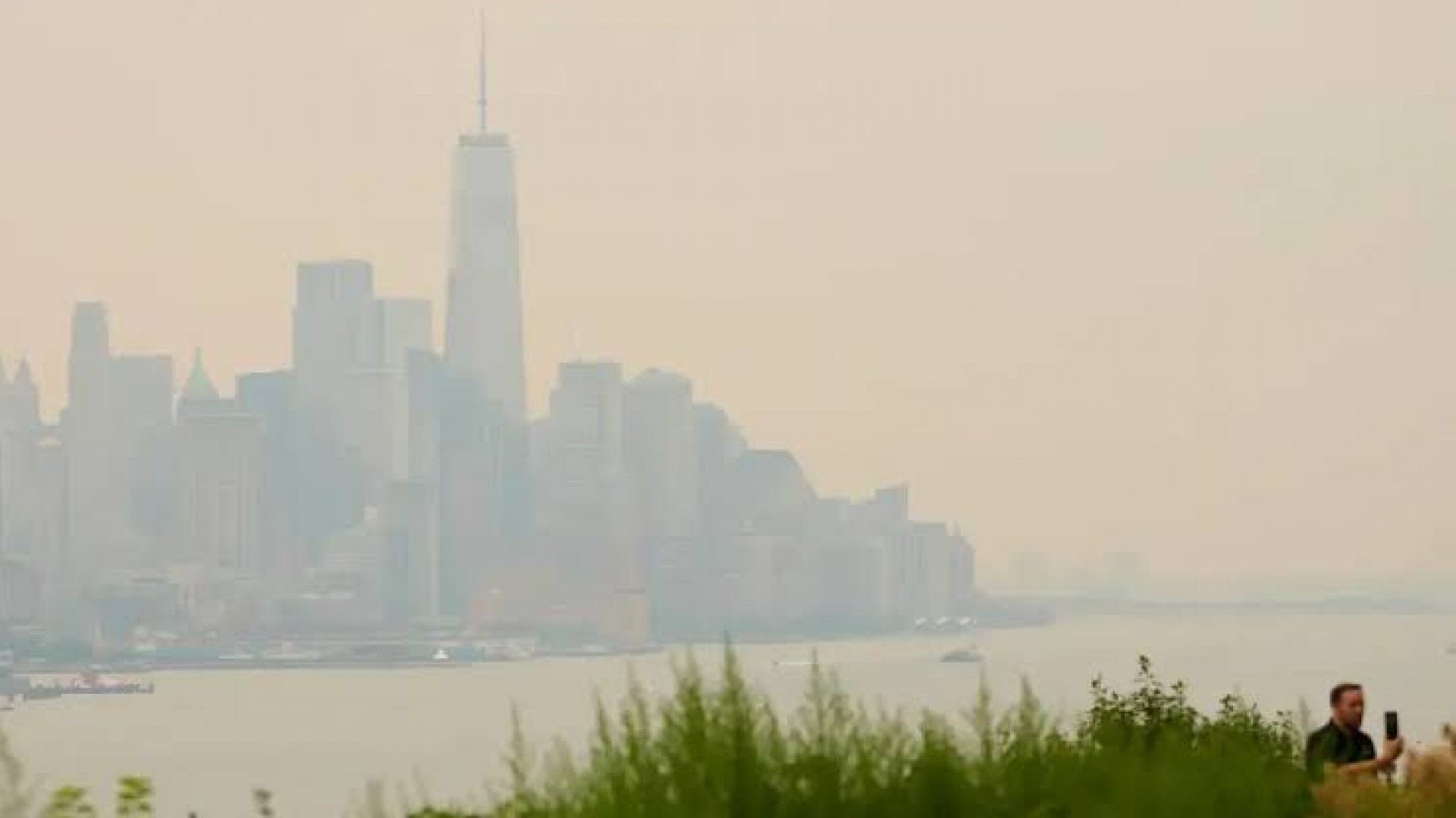 Humo por incendios en Canadá marca la preparación de Argentina y España para la final del Mundial