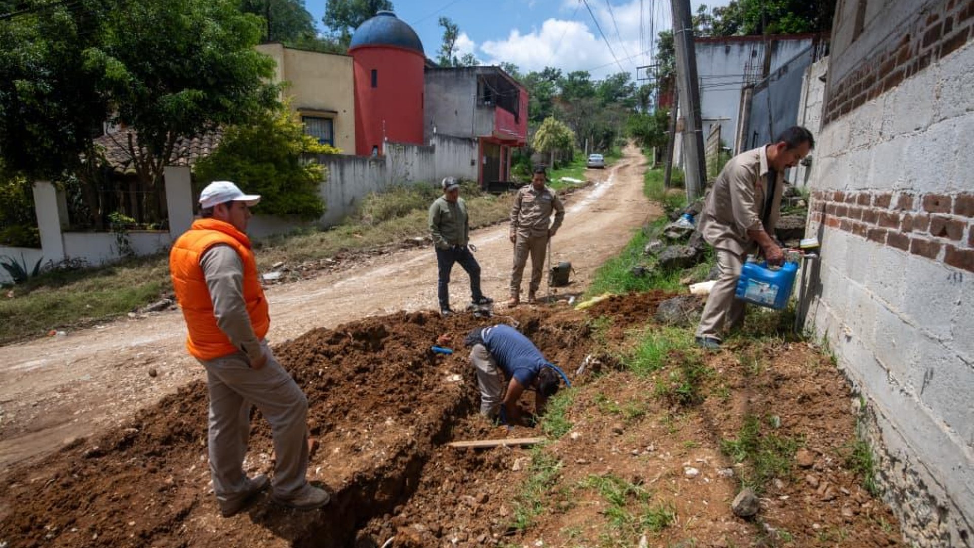 Ayuntamiento de Xalapa realiza diversas acciones de reparación en la red de agua potable