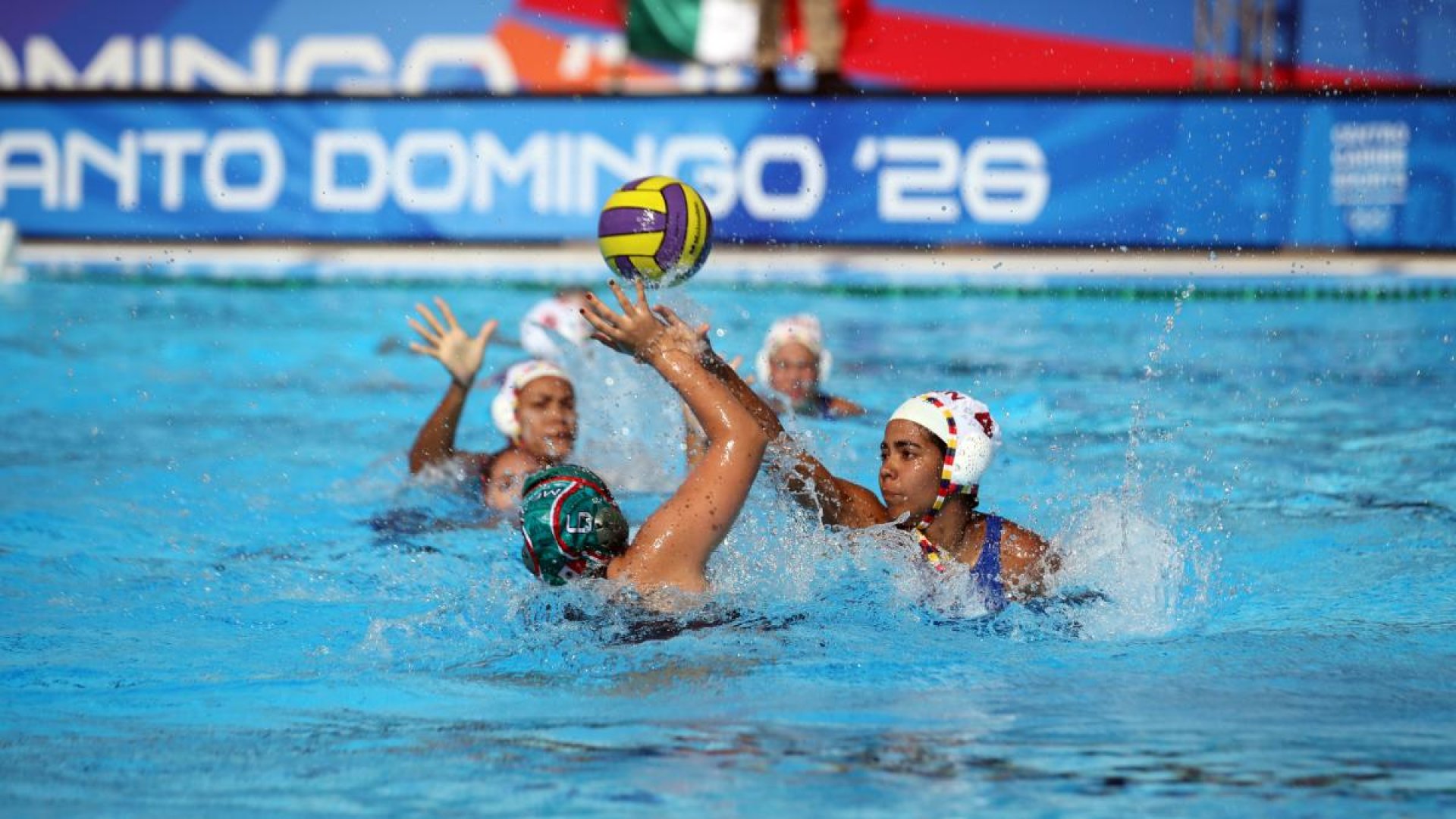 México aplasta a Guatemala en waterpolo y mantiene paso perfecto en Centroamericanos