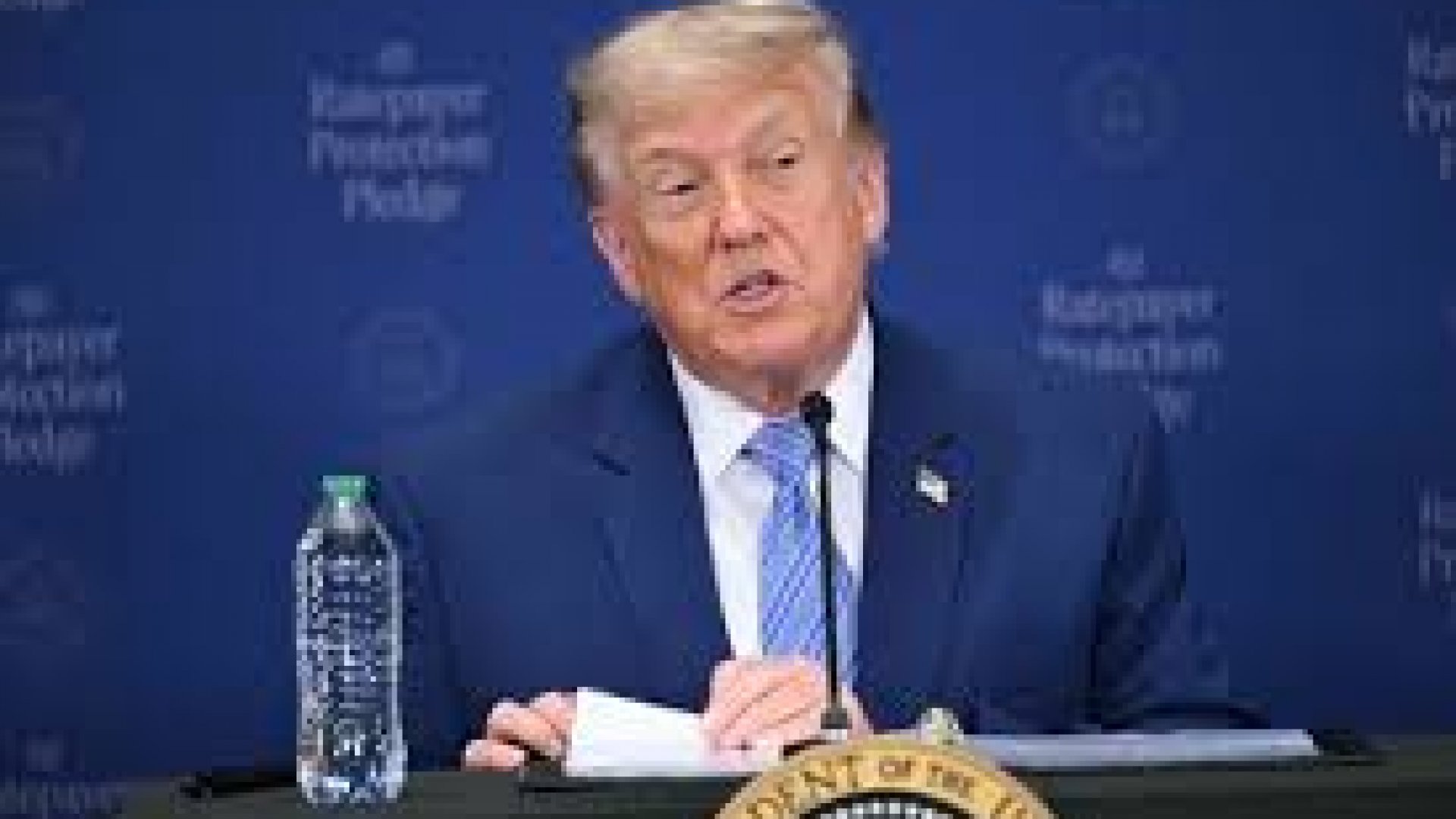 Trump amenaza con utilizar activos iraníes para cubrir daños a buques y cargamentos