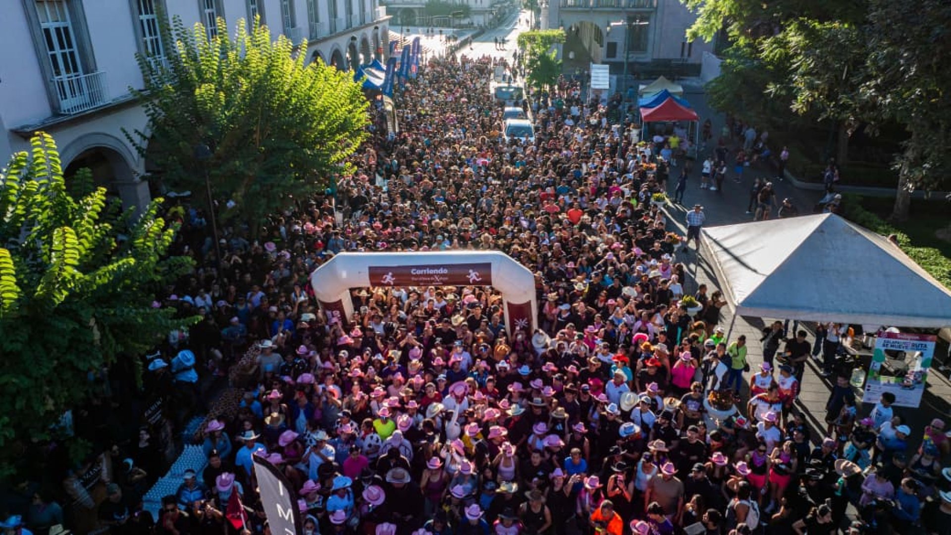 Más de tres mil personas participan en el Social Running durante la Ruta Recreativa en Xalapa