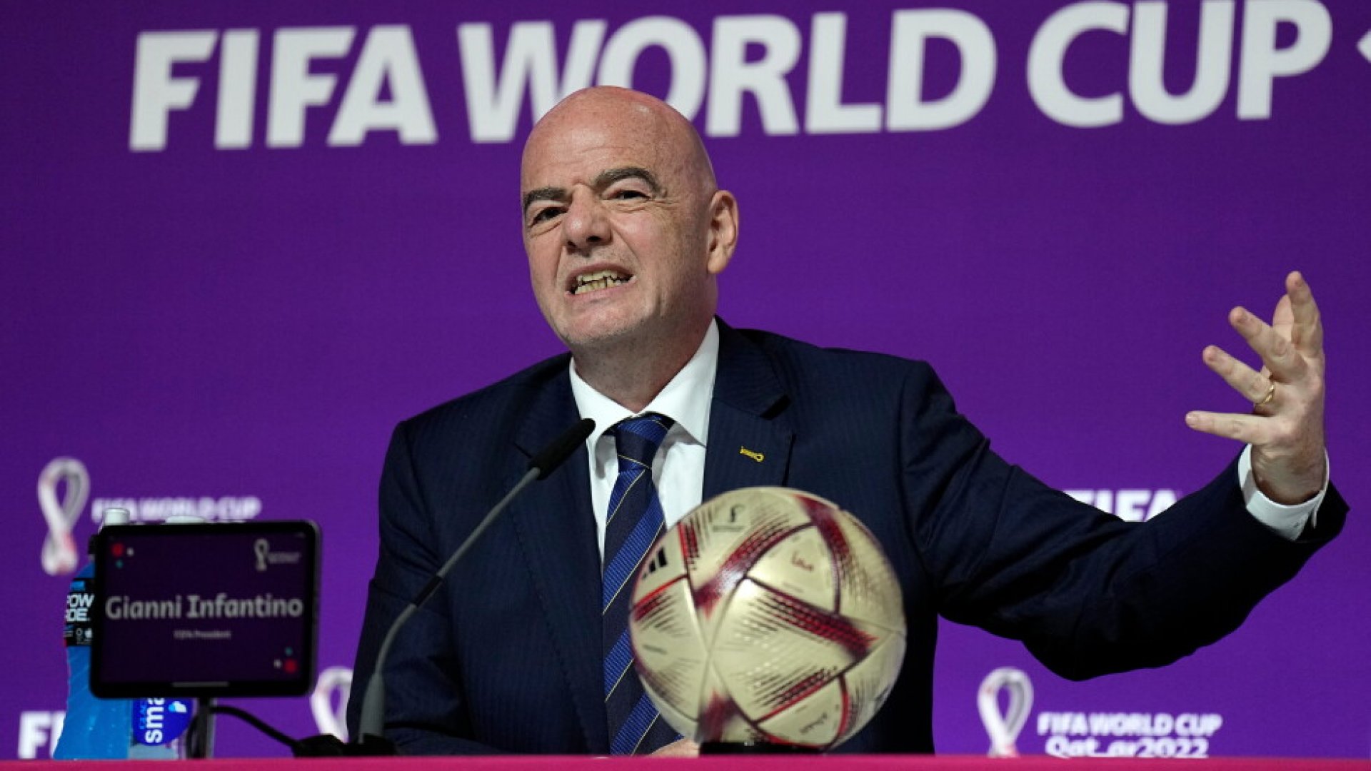 UEFA amenaza a la FIFA con acciones legales por plan de Infantino para atraer inversionistas privados