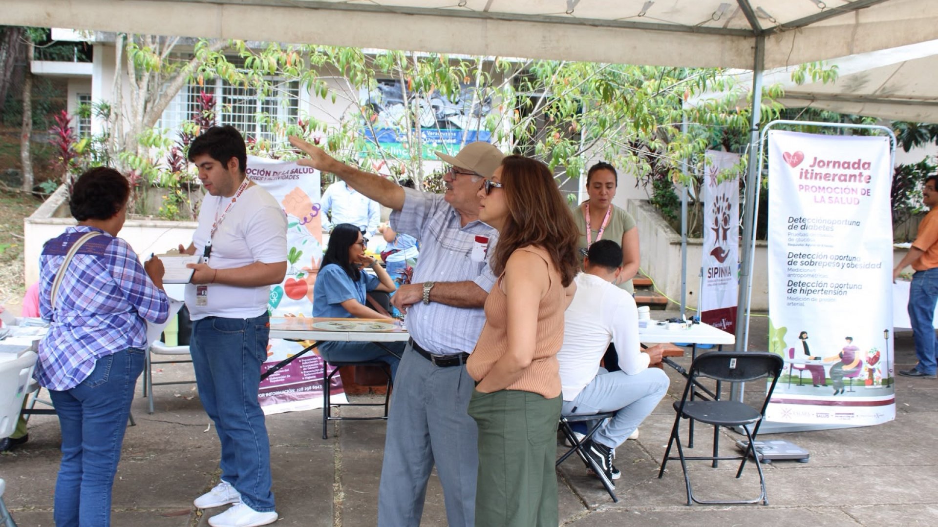 Ayuntamiento de Xalapa acerca servicios de salud a los Centros Comunitarios