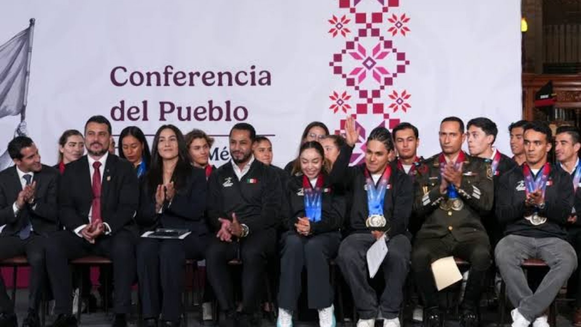 Sheinbaum reconoce a medallistas mexicanos de los Juegos Centroamericanos
