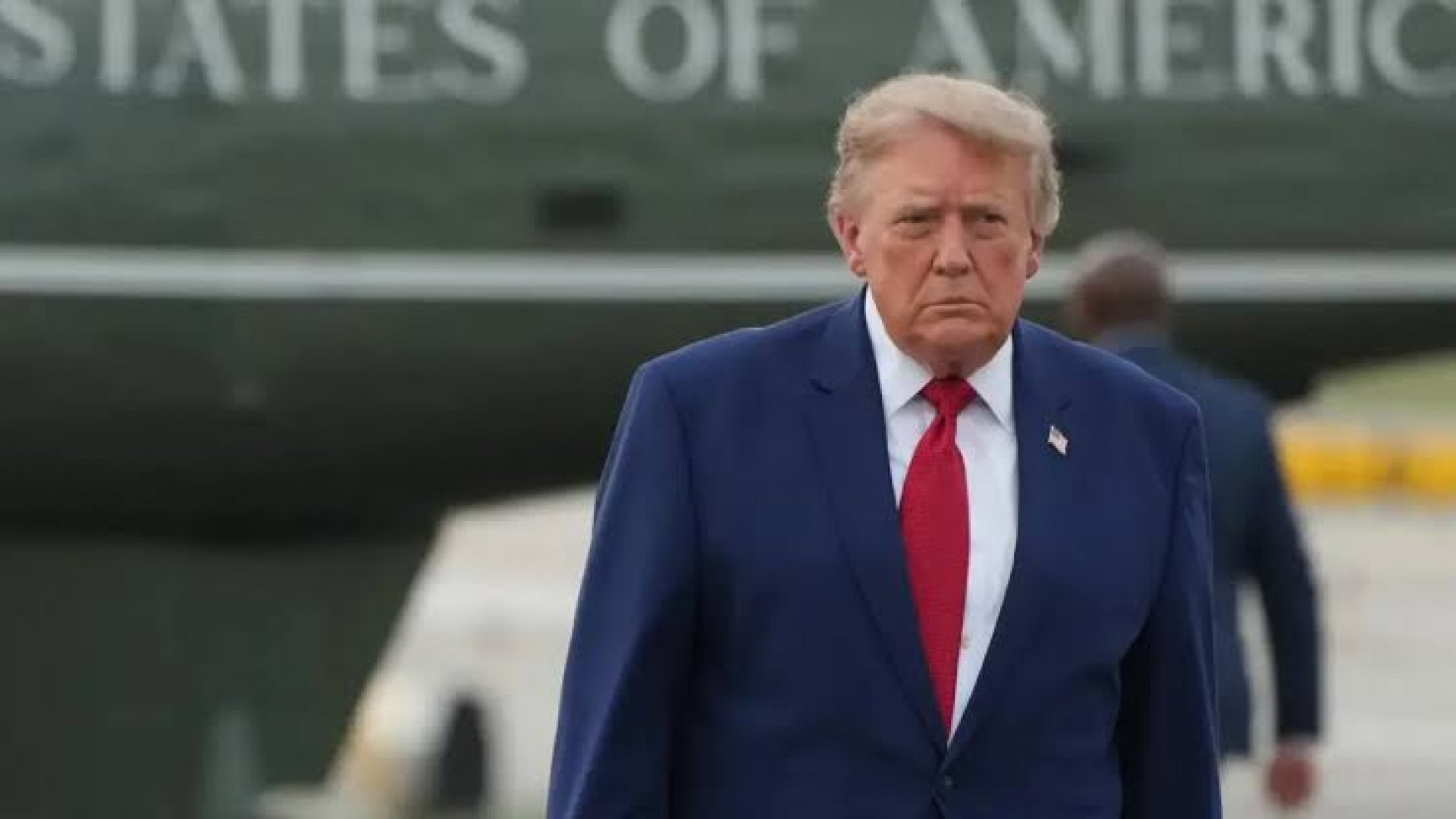 Demandan a Trump por vender acceso anticipado a sus publicaciones en Truth Social