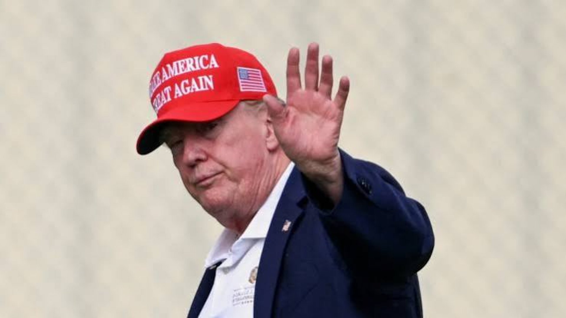 Trump niega negociaciones con Irán y afirma que Ormuz sigue abierto