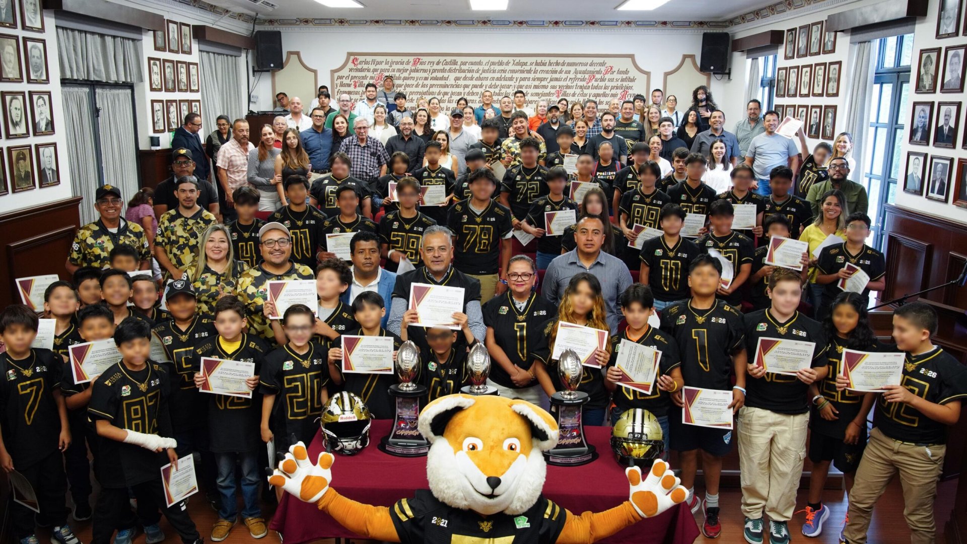 Ayuntamiento de Xalapa reconoce a Zorros Dorados por sus campeonatos nacionales