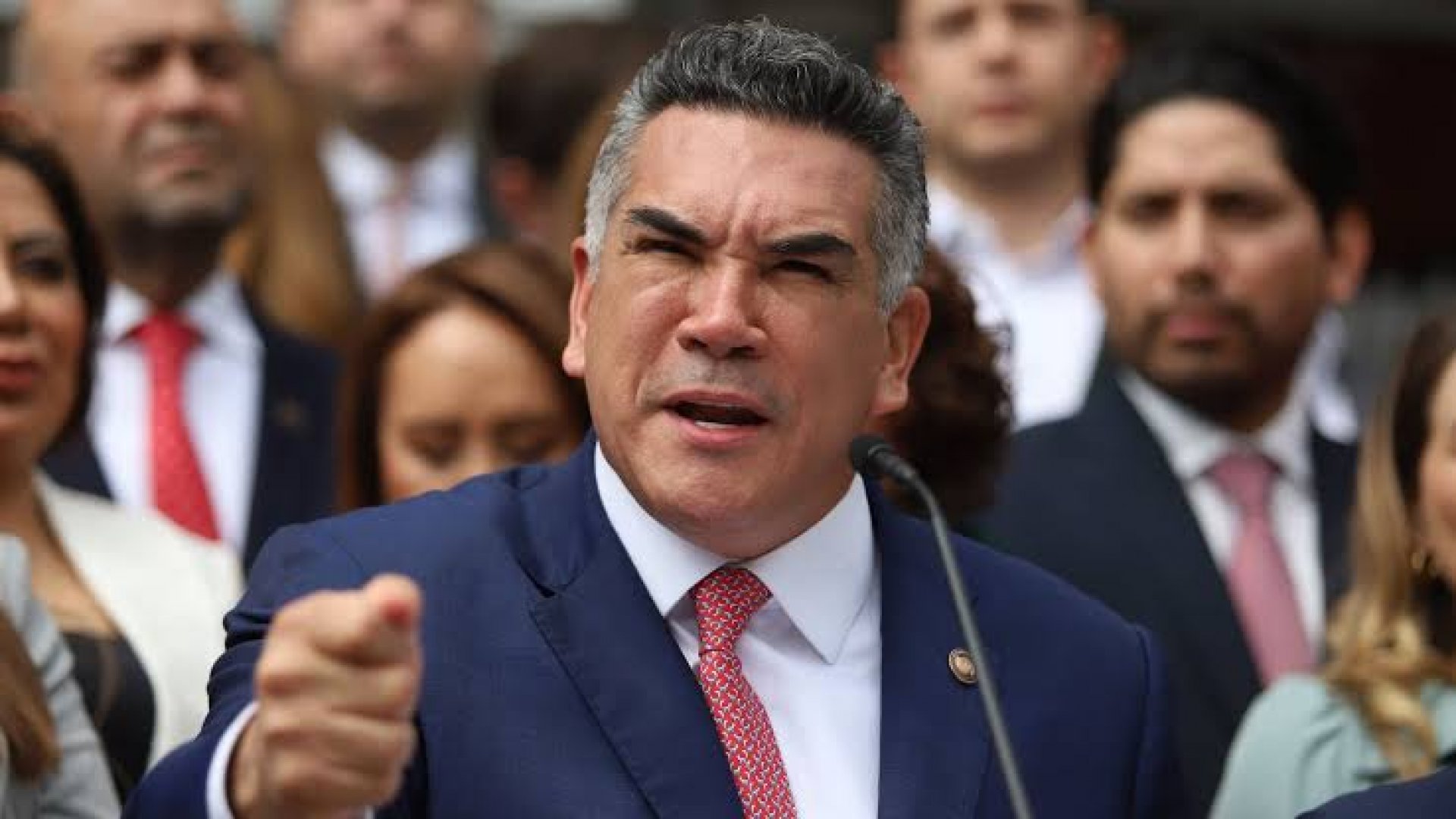 Llevan ante juez a exfuncionarios de Alejandro Moreno por presunto desvío millonario en Campeche