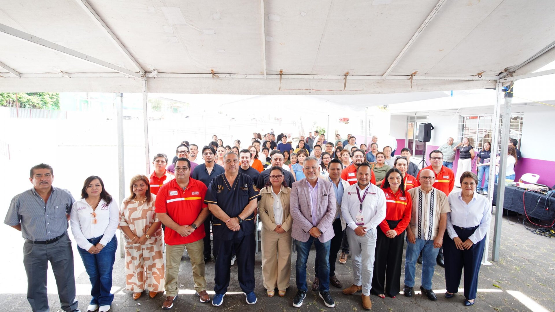 Ayuntamiento de Xalapa acerca servicios de salud bucal a familias del Fovissste