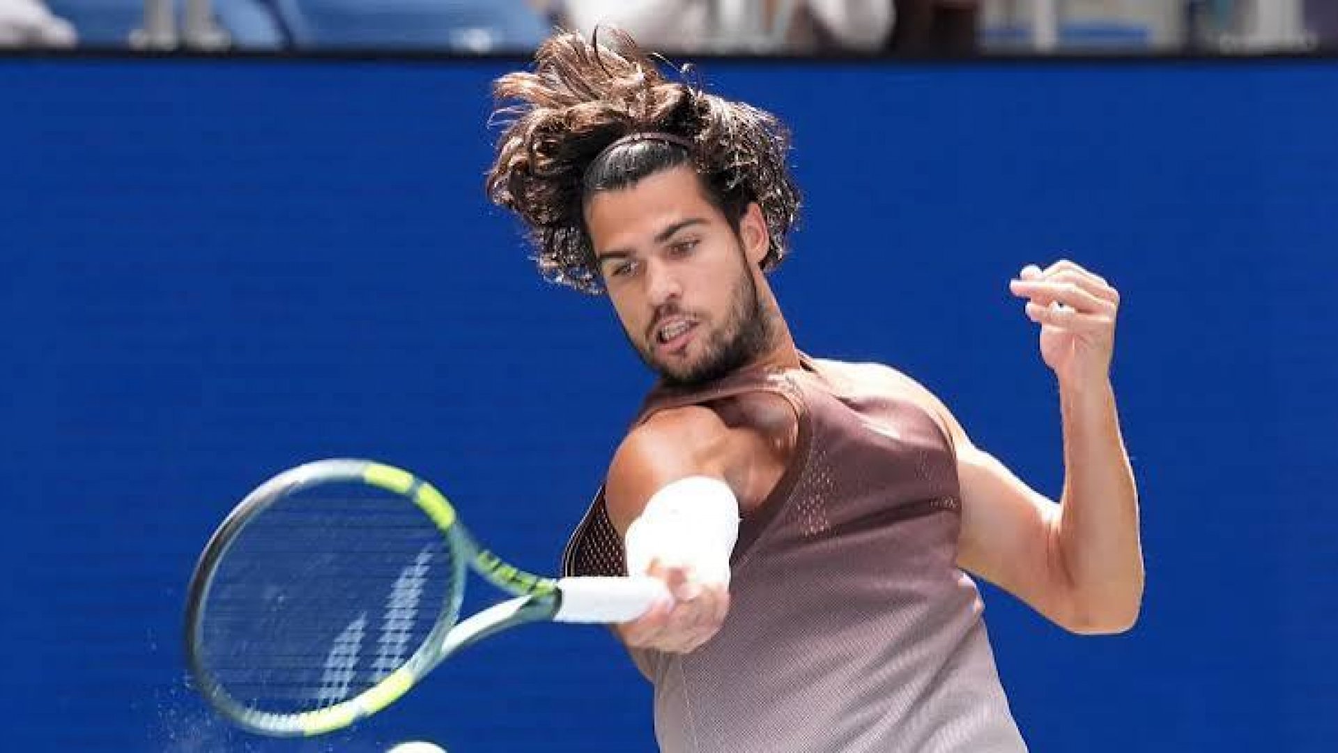 Carlos Alcaraz regresa al US Open con triunfo en tres sets