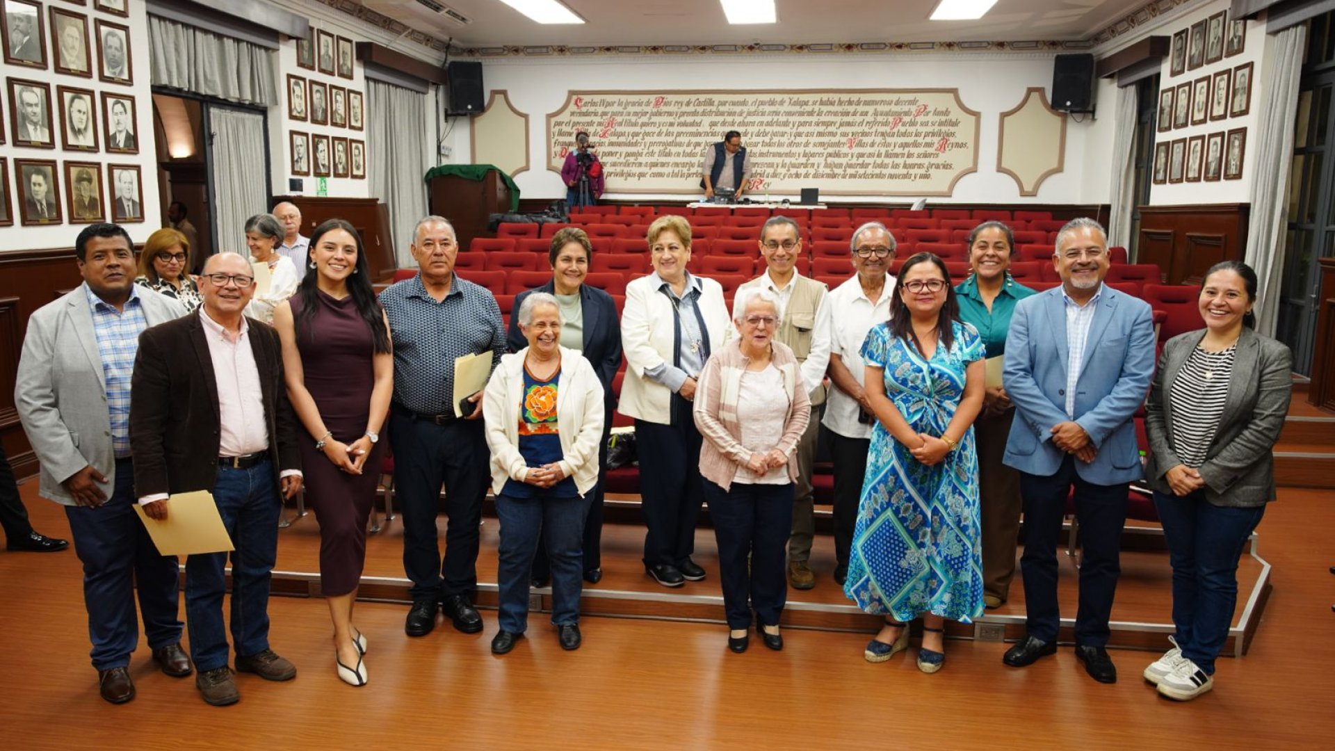 Xalapa escucha propuestas para mejorar servicios públicos dirigidos a personas adultas mayores
