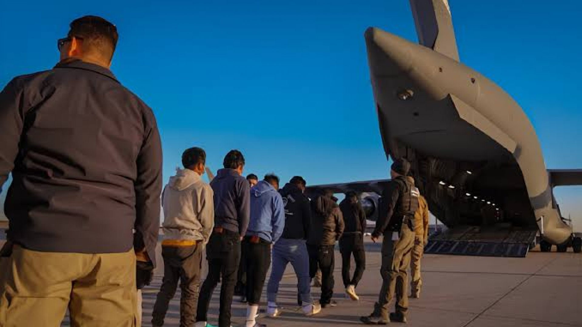 México exige a EU detener deportación de connacionales a Centroamérica