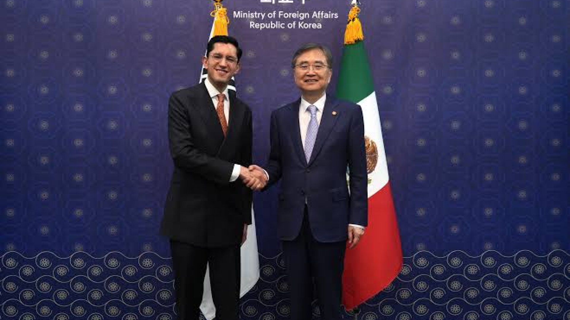 China da la bienvenida al canciller Roberto Velasco previo a su visita oficial