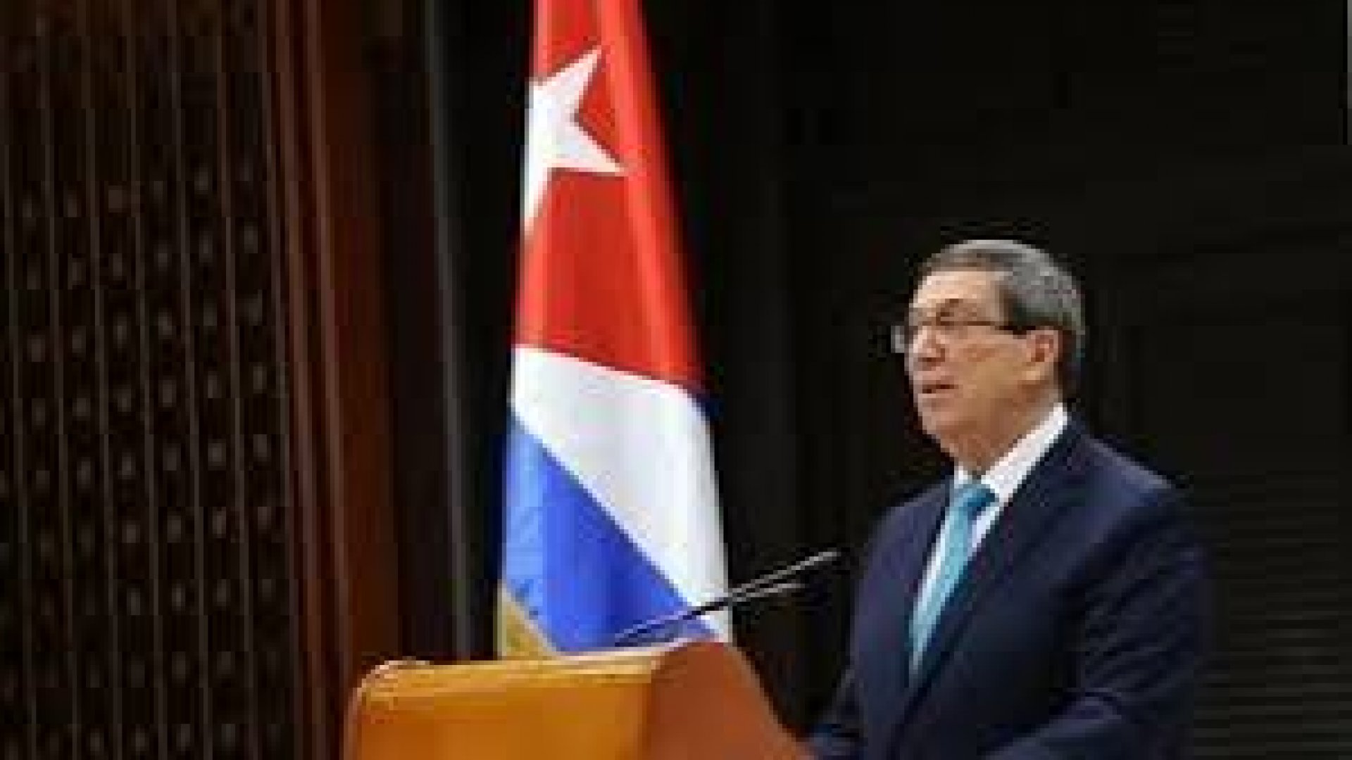 Bruno Rodríguez niega que Cuba recibiera combustible gratis de otros países