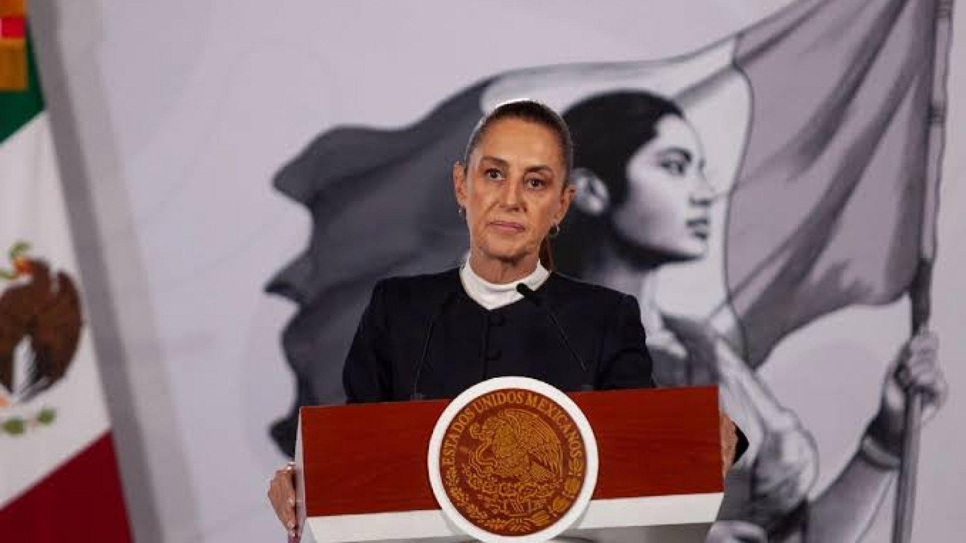 Sheinbaum insiste en prohibir la doble nacionalidad a gobernantes