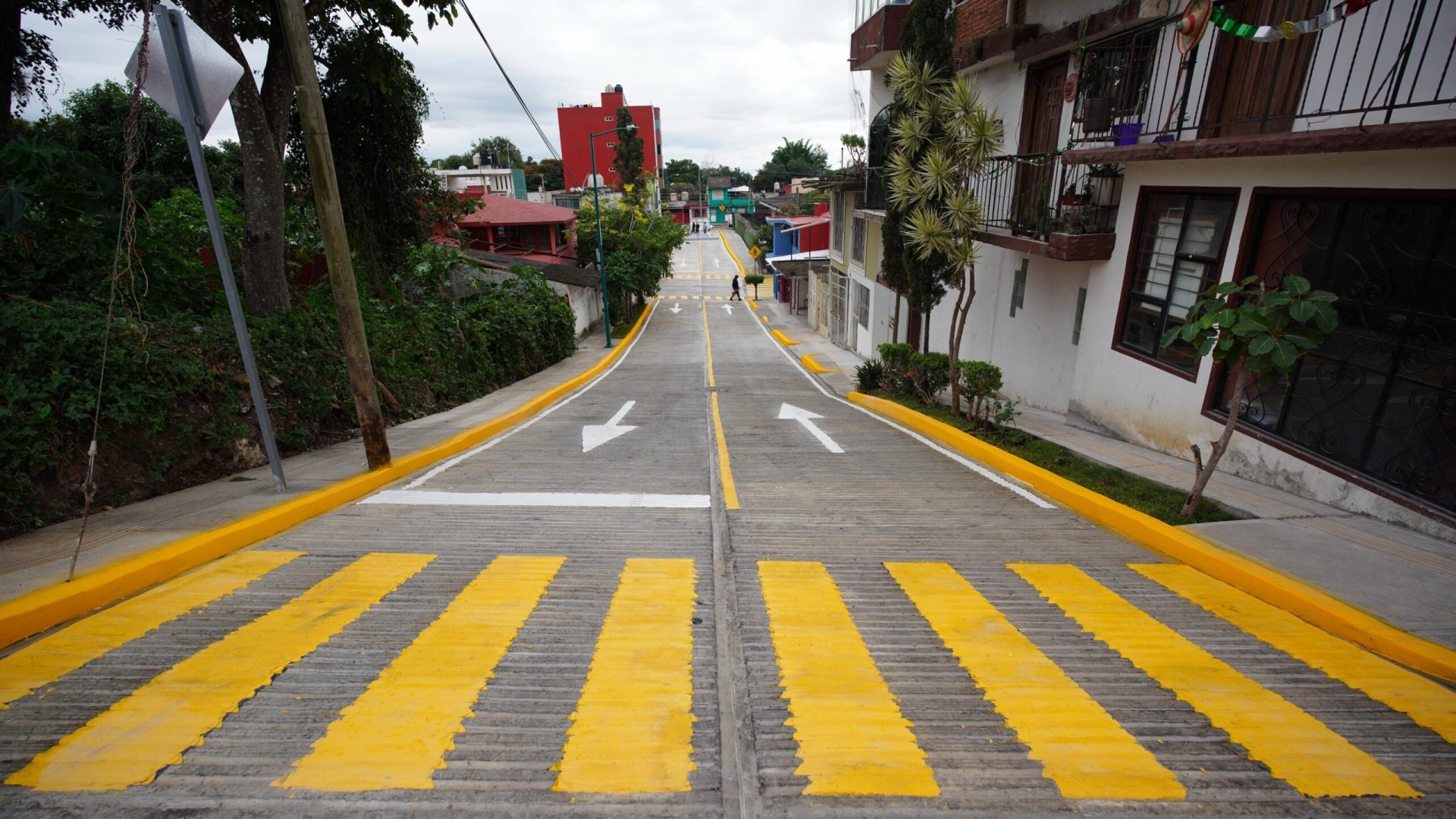 Vecinos de la colonia Azteca impulsan obra para mejorar vialidades