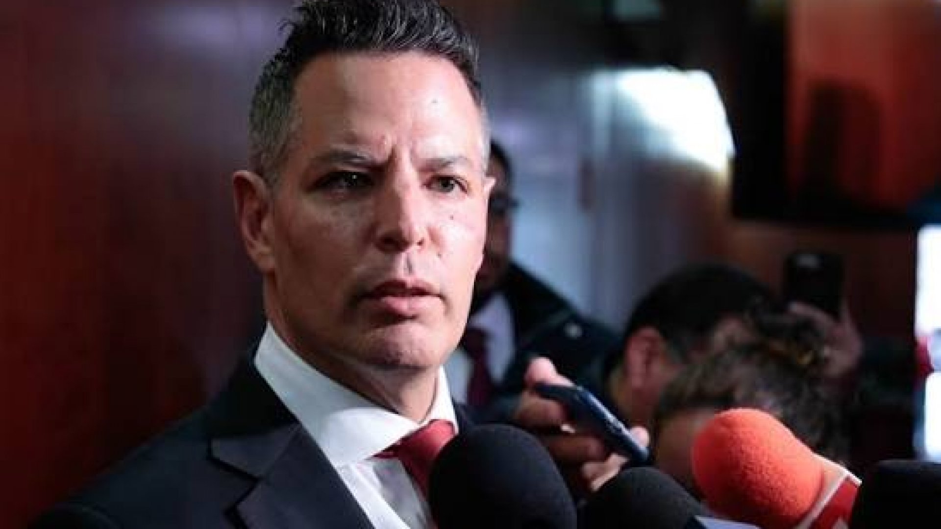 Murat asegura que México avanza por la ruta correcta en política internacional