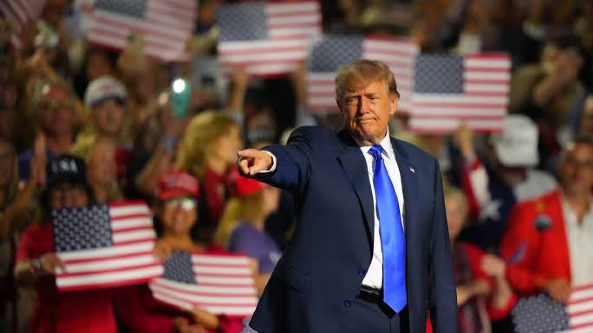 Trump promete pago de cinco mil dólares si los republicanos conservan el Congreso