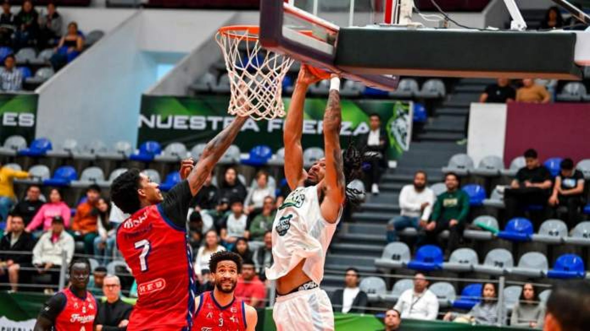 Lobos Puebla cae ante Freseros de Irapuato en el arranque de la segunda vuelta