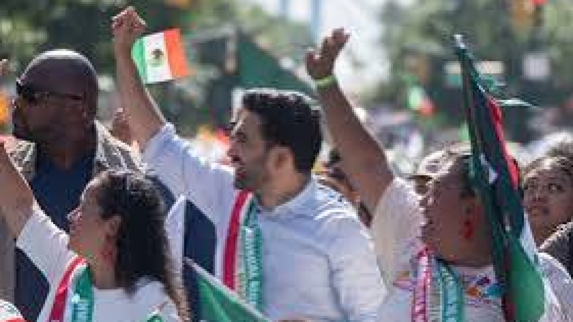 Zohran Mamdani encabeza desfile por la Independencia de México en Nueva York