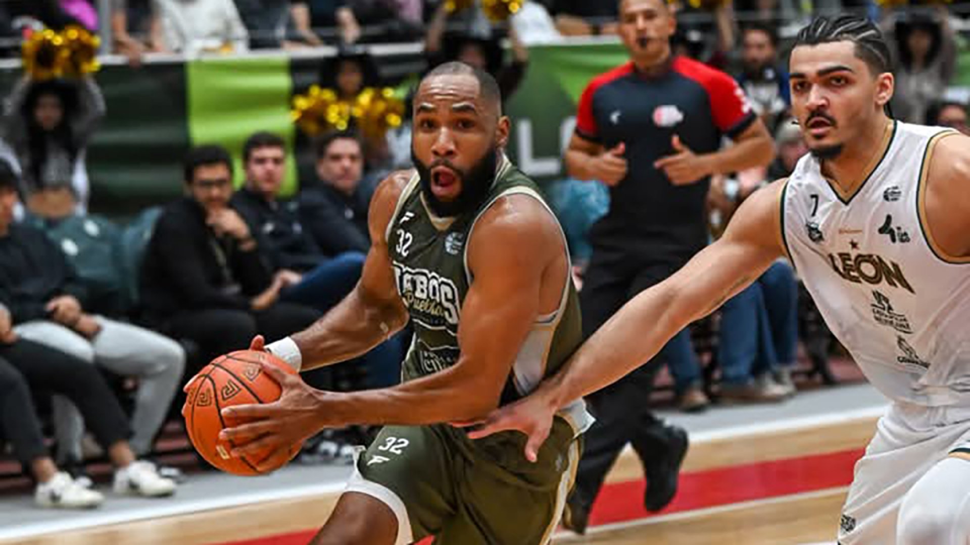 Lobos Puebla remonta y barre a Abejas de León