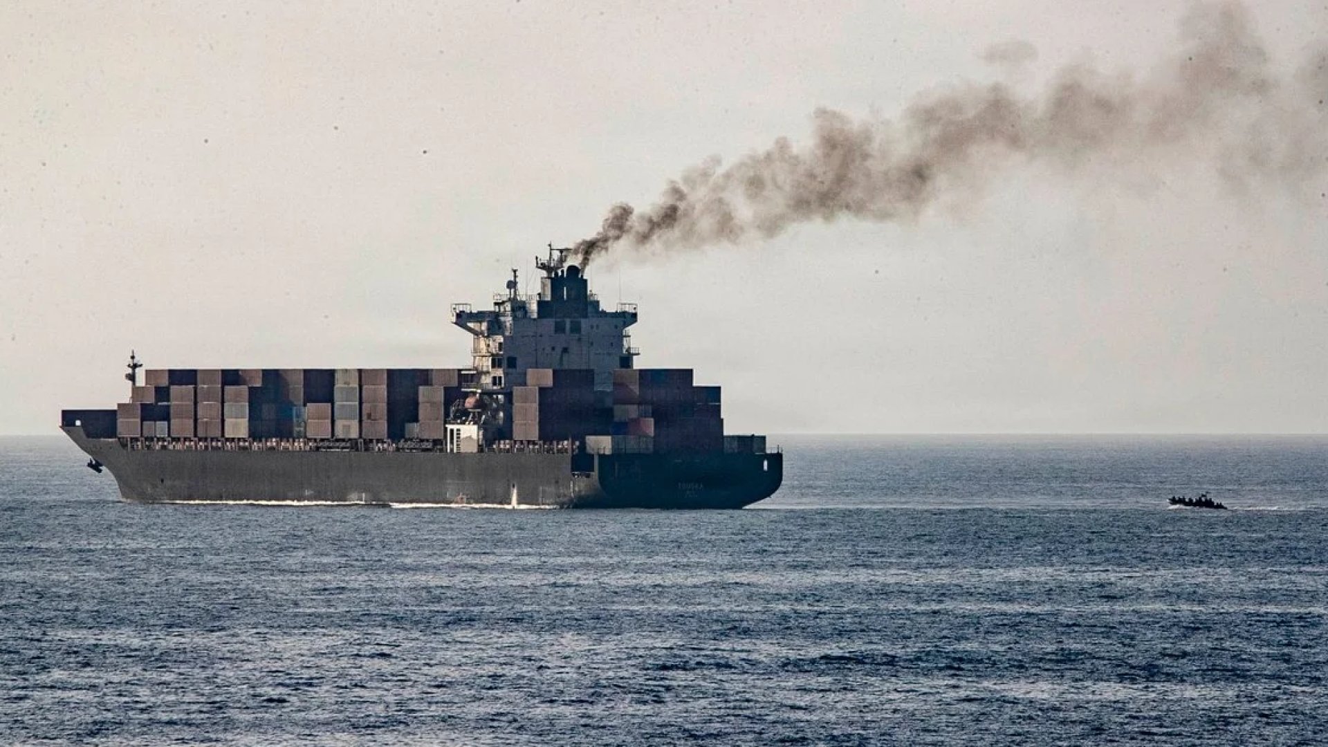 EU casi intercepta un buque chino por un informe erróneo generado con IA