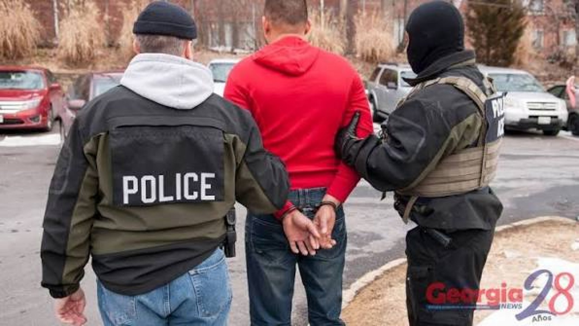 ICE oculta ubicación de miles de detenidos con orden final de deportación