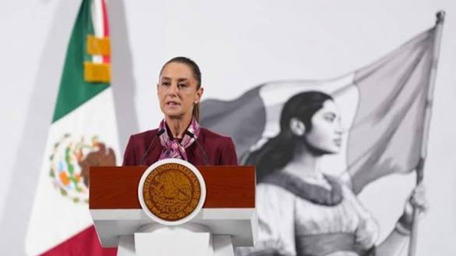 Sheinbaum respalda proceso interno de Morena y anticipa que se quitará la investidura presidencial