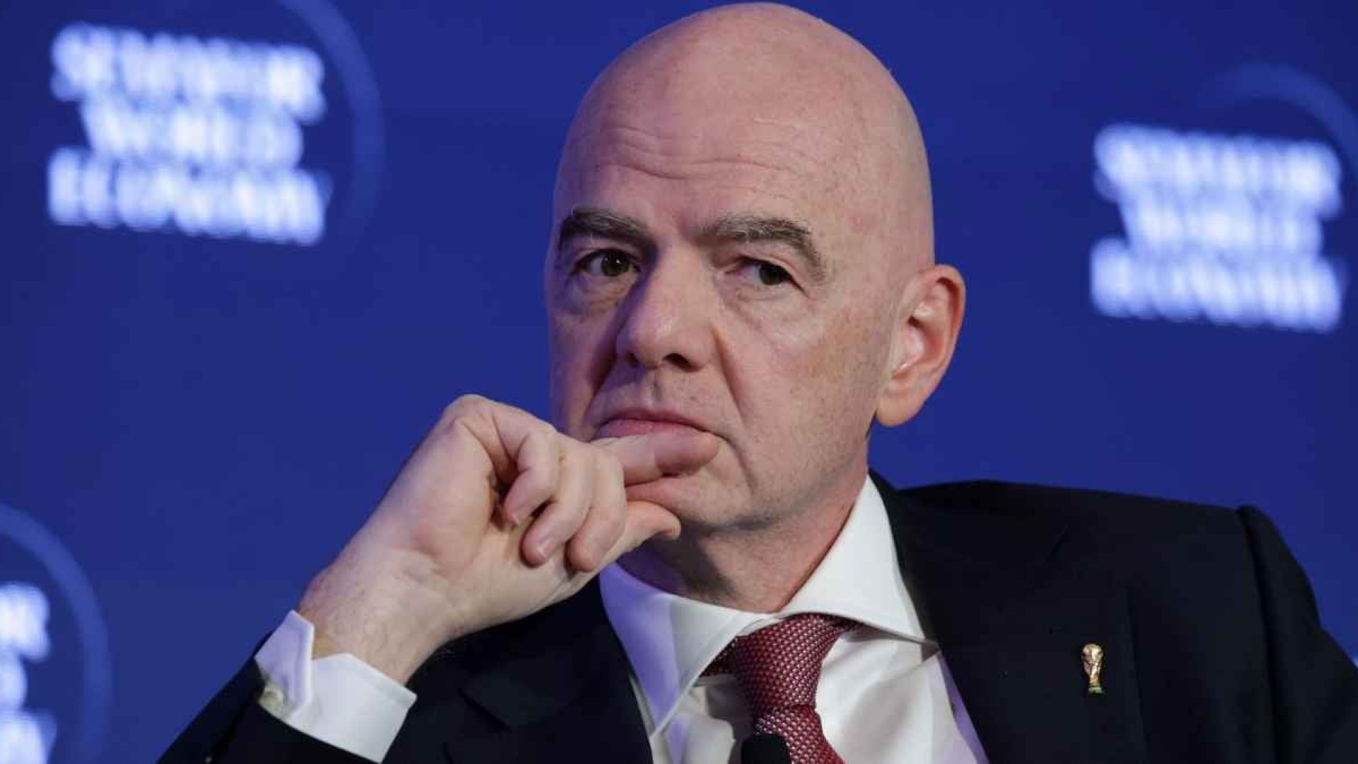 Infantino abre la puerta a una revisión independiente de la FIFA
