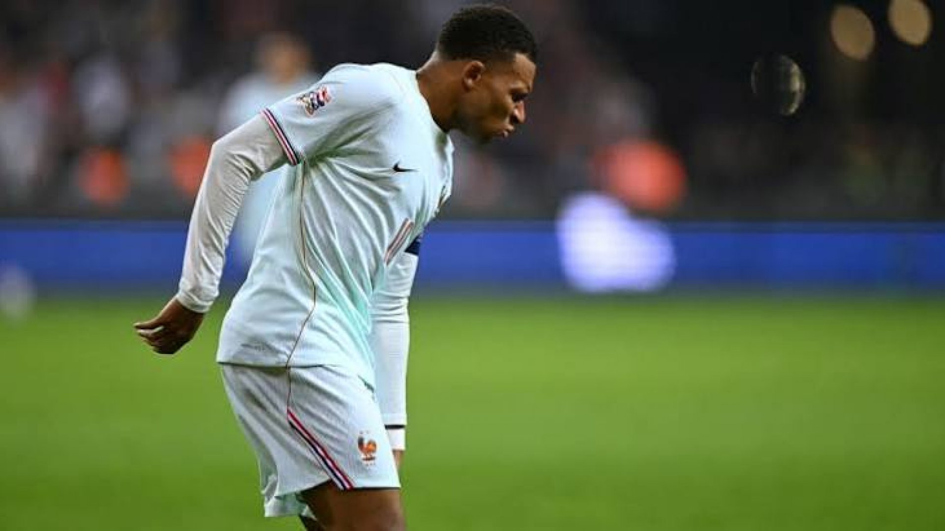 Mbappé da el triunfo a Francia y se lesiona en el debut de Zidane
