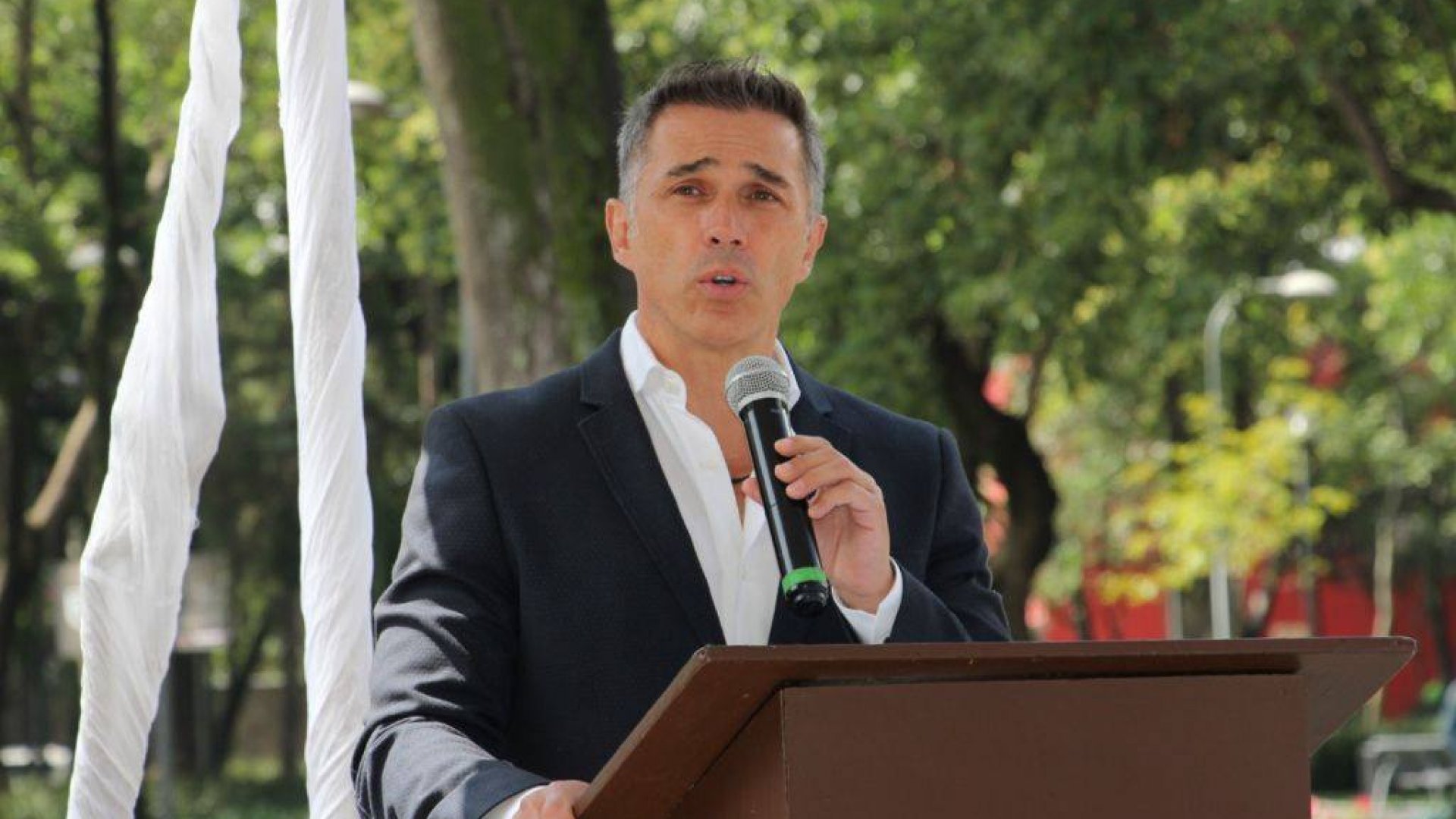 Sergio Mayer festeja la condena de Héctor Parra