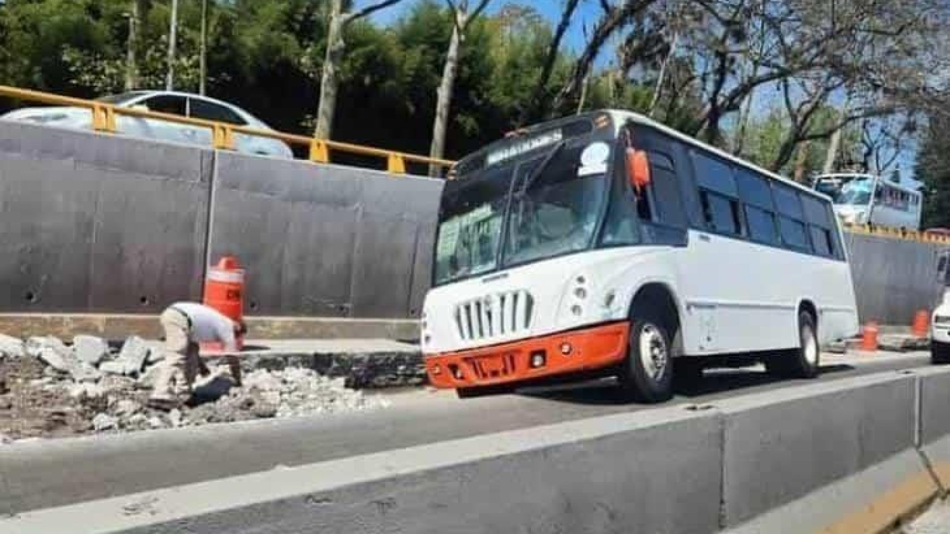 Accidentes y caos con obras inconclusas en Xalapa