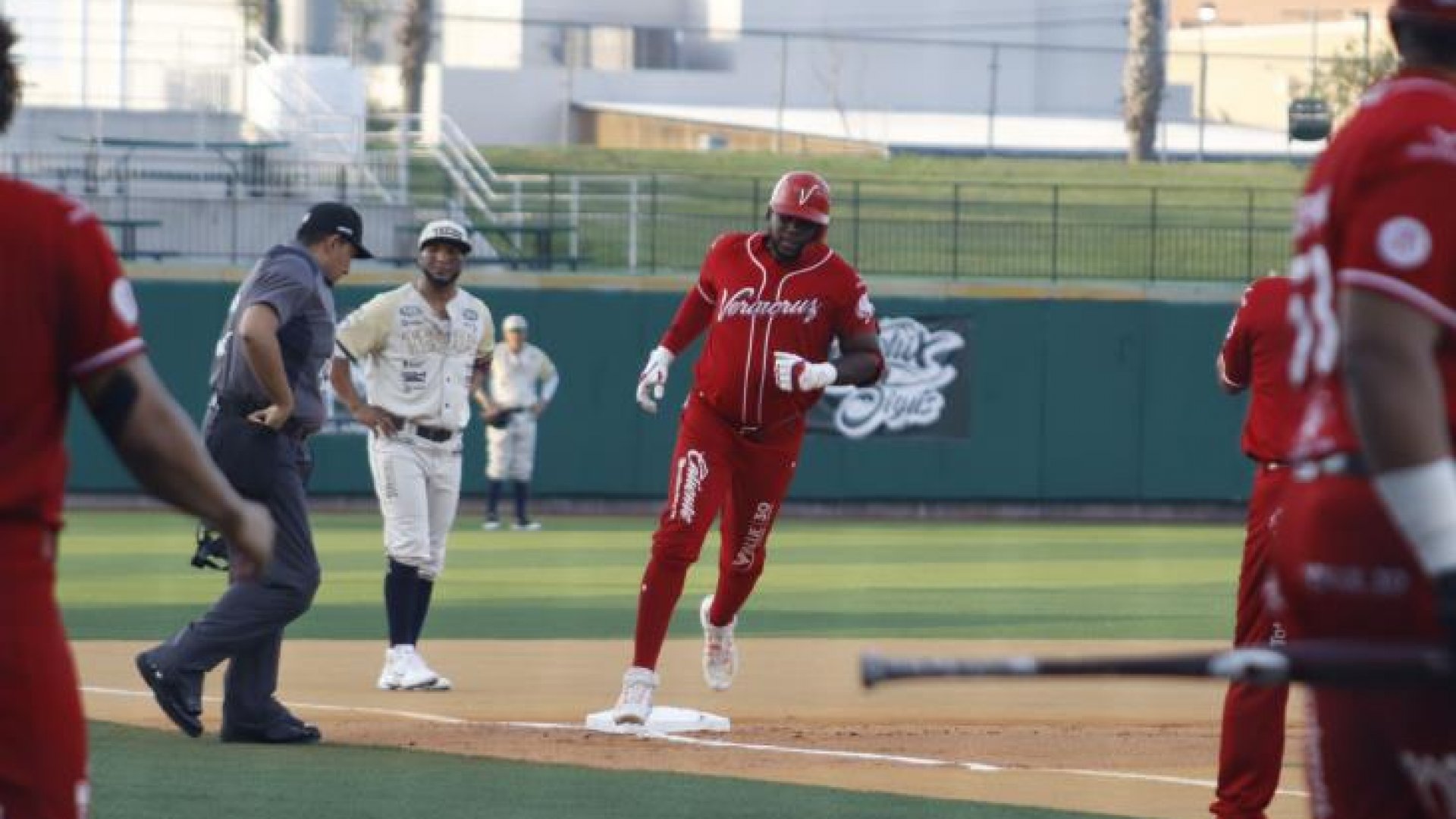 Empata Tecos serie ante El Águila en la LMB