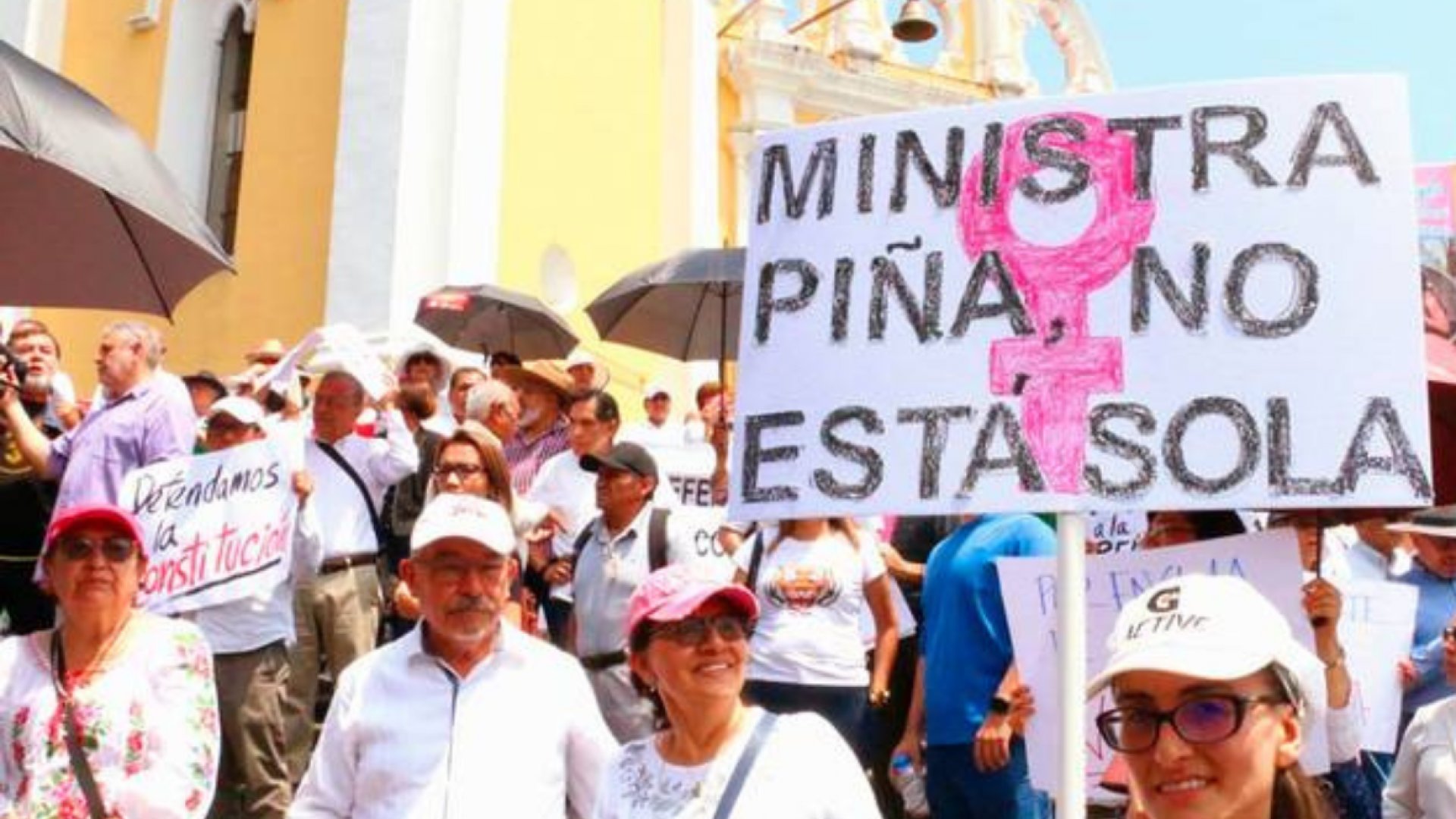 En Xalapa, cientos salen a las calles para respaldar a la Suprema Corte de Justicia