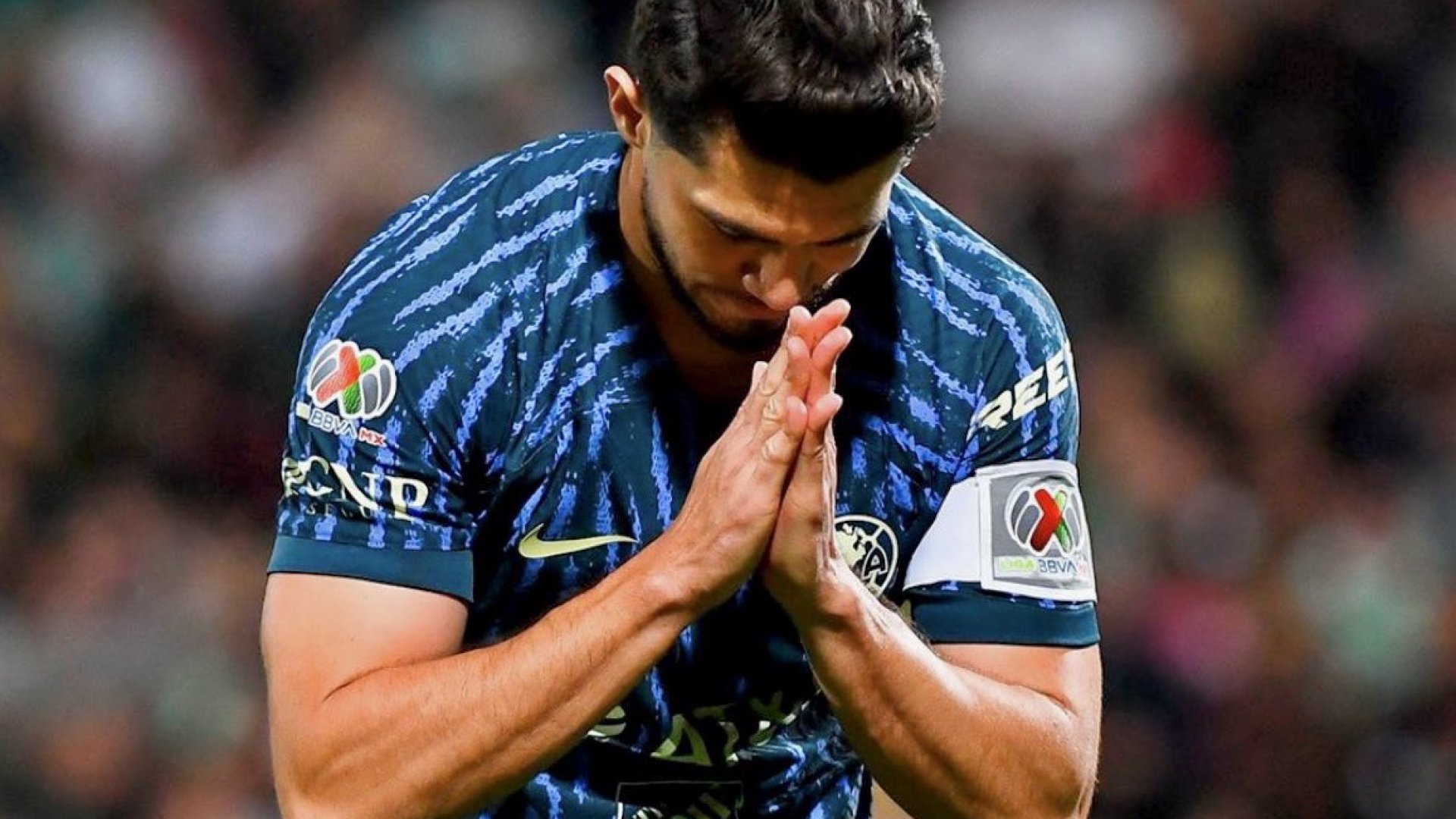 Henry Martín reaparece tras eliminación ante Chivas y se disculpa con la afición