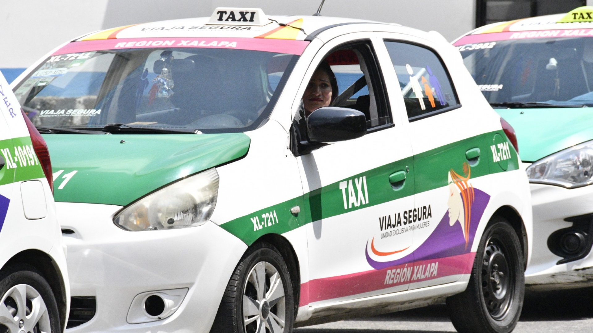 Arranca programa piloto de taxis exclusivos de mujeres en Xalapa