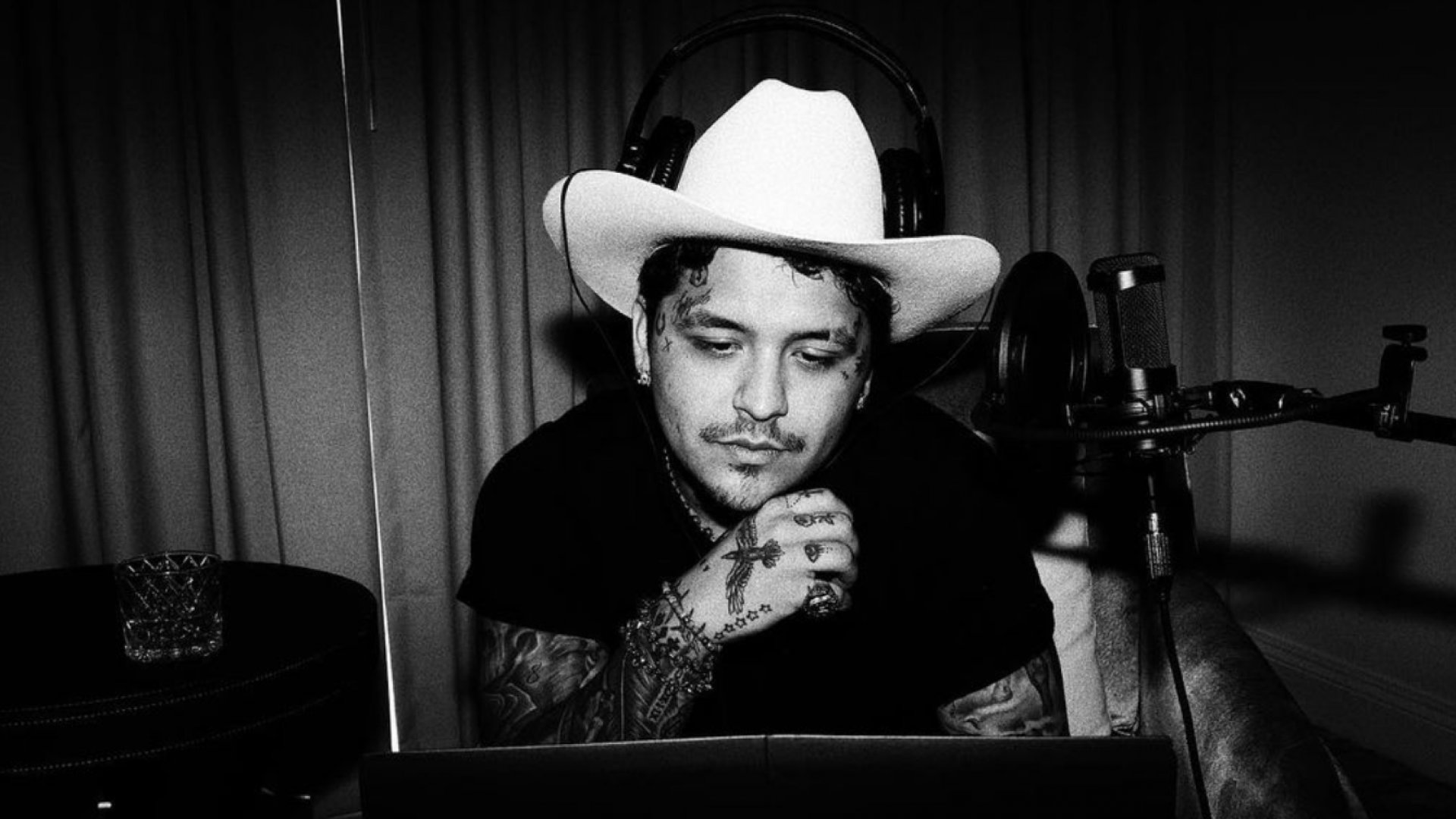 Christian Nodal, del Foro Sol a los juzgados