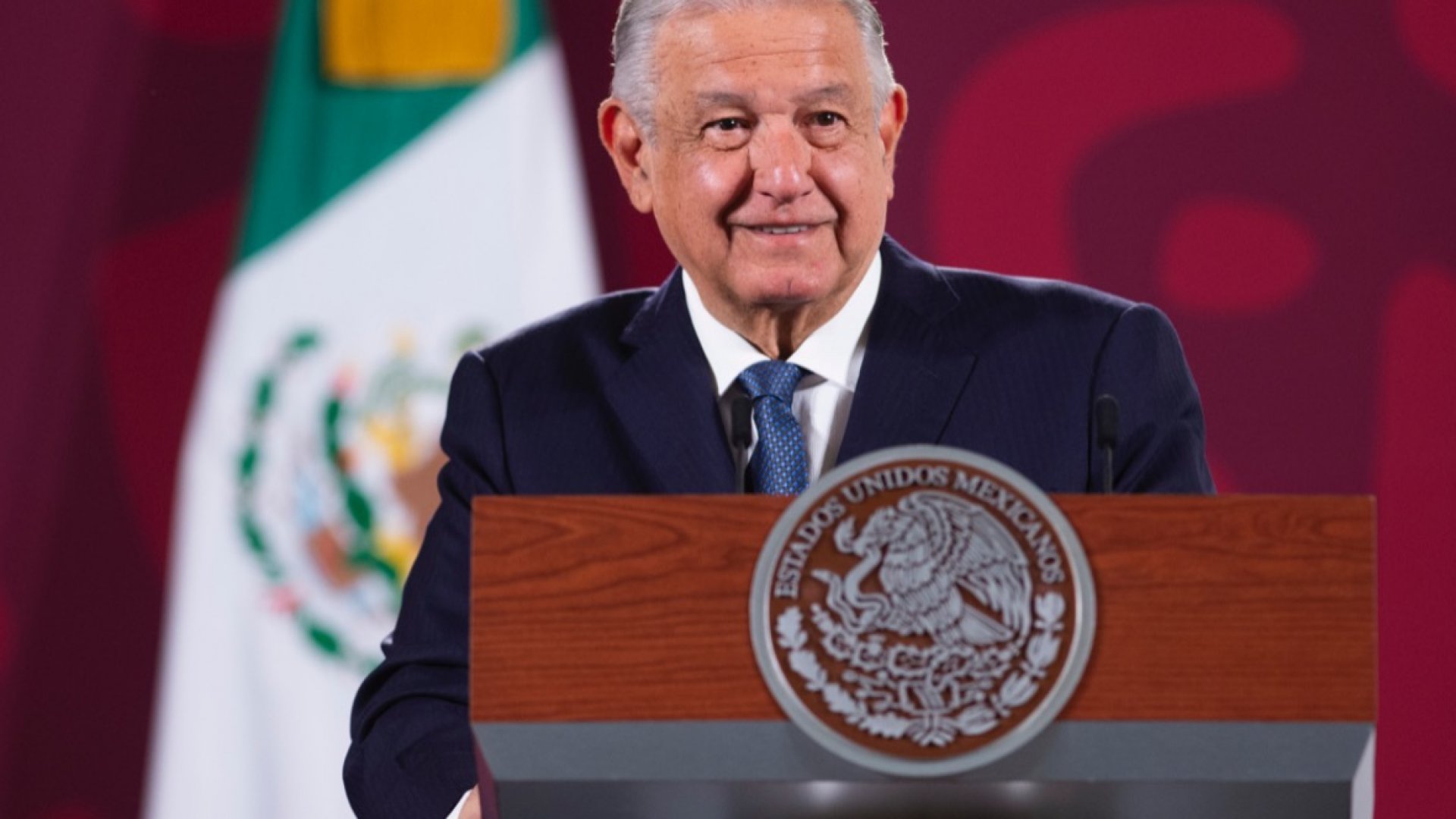 Habla AMLO de elecciones en plena veda 