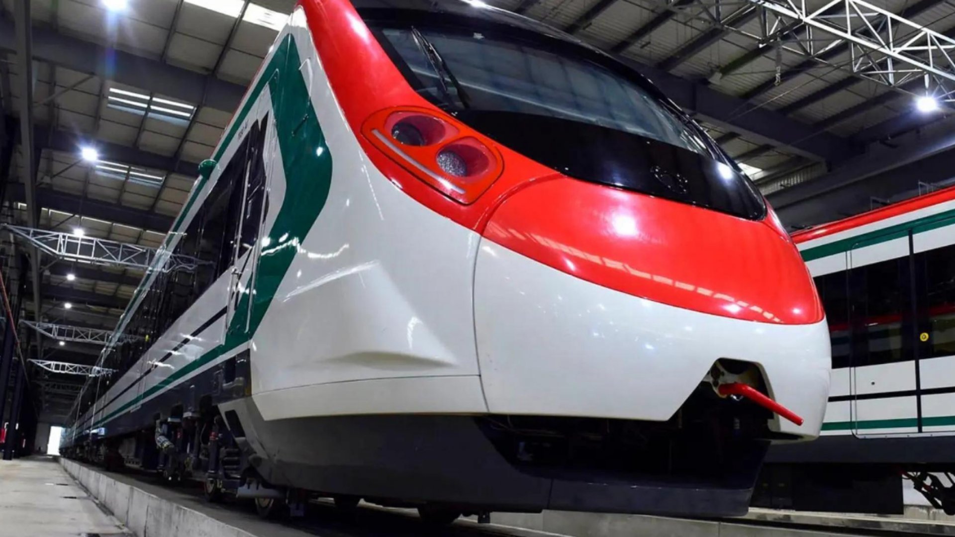 Quiere AMLO Tren México-Querétaro 'aunque concesionado' 