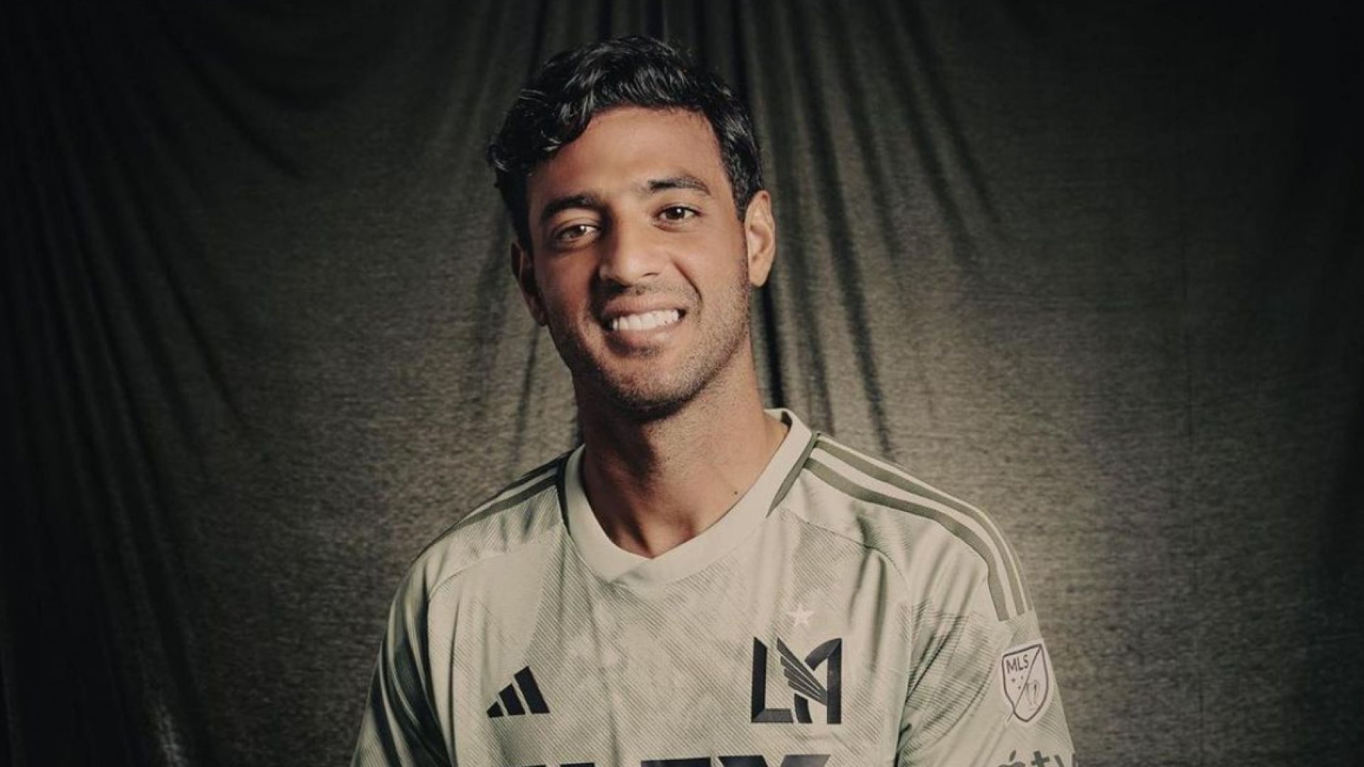Carlos Vela ya le habría dado el 'sí' a Chivas