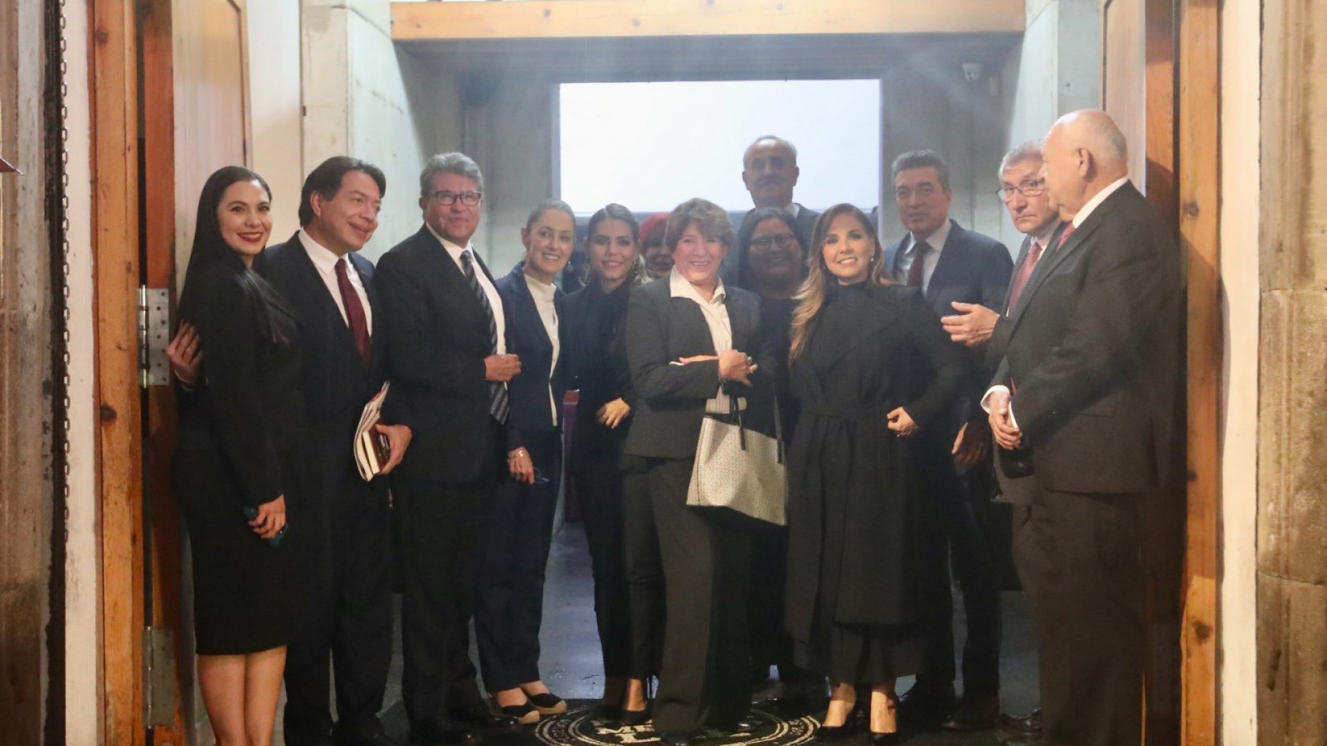 Aprieta AMLO por unidad en Morena 