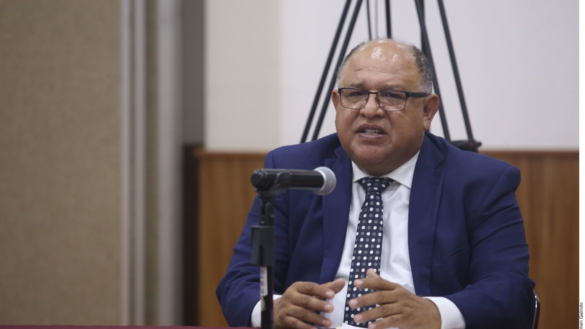 Contralor anticorrupción entró en marzo y ya quiere aumento 