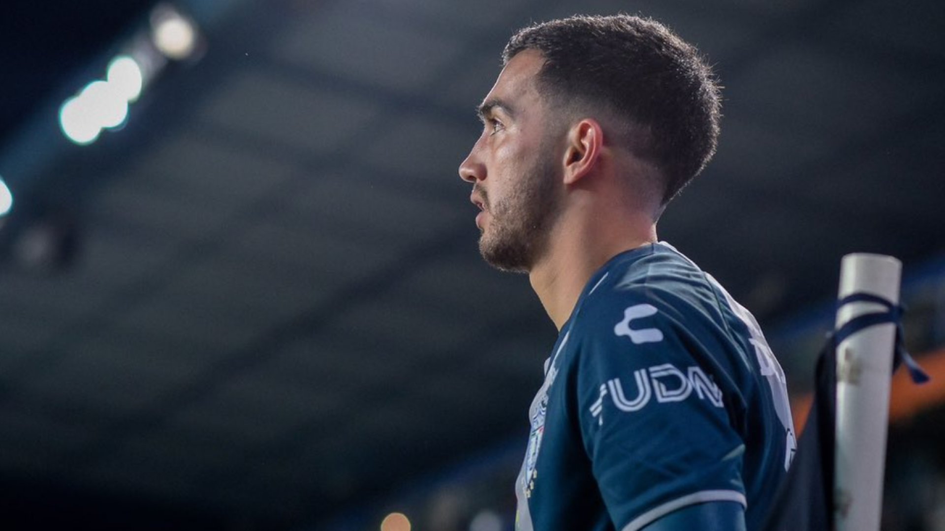 ¡Chivas quiere anotarse un bombazo! Pachuca tiene oferta millonaria por Luis Chávez