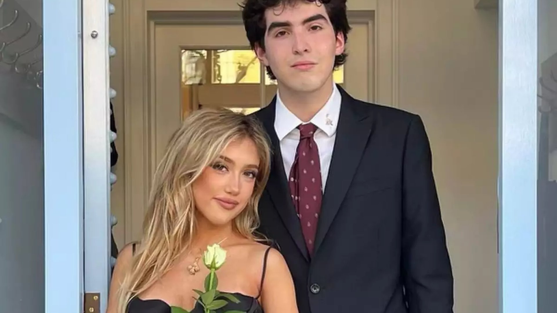 Valentina Paloma es el ‘date’ de Olmo Cuarón en su baile de graduación