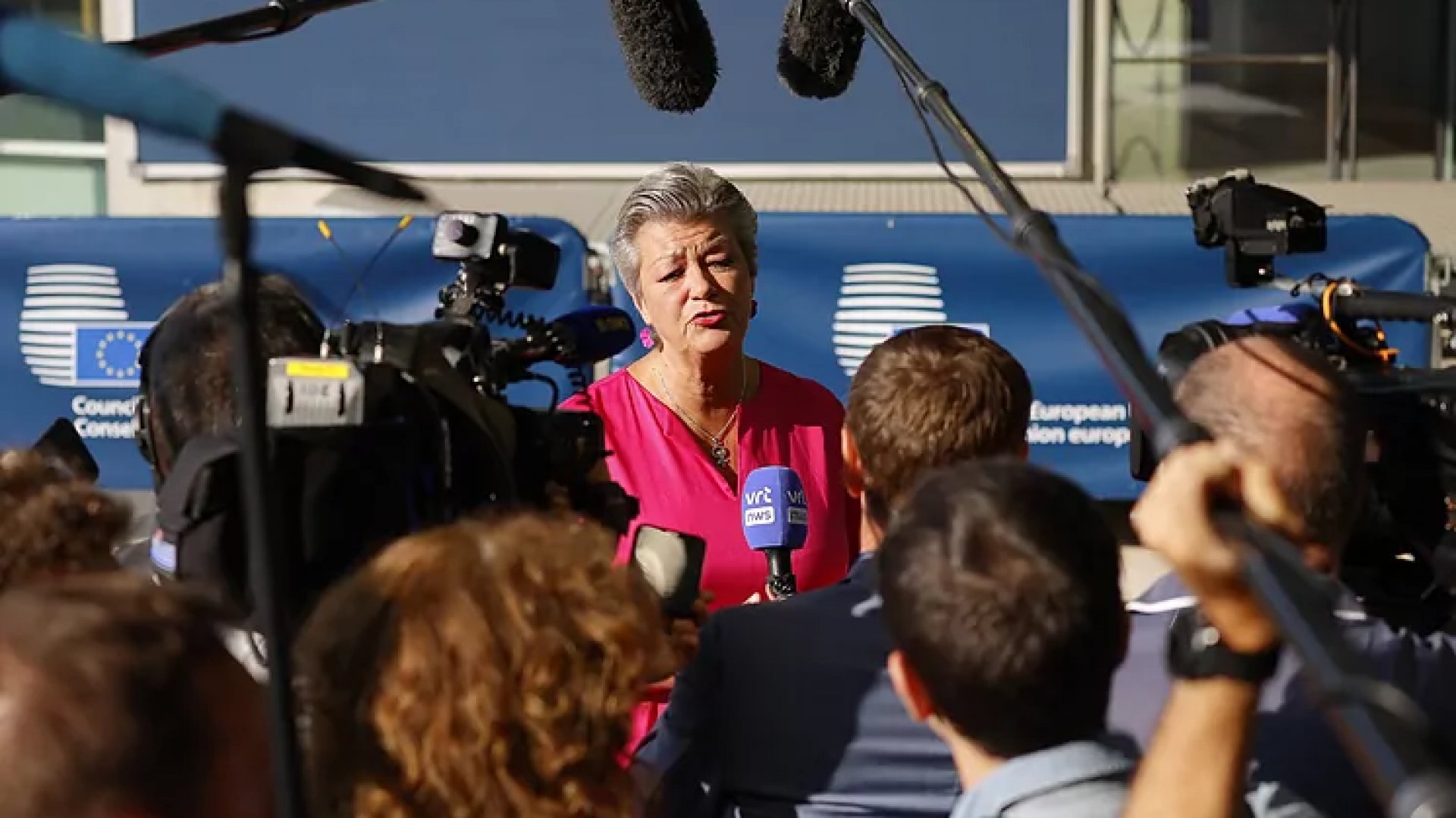 Los 27 llegan a un acuerdo para la acogida de refugiados: solidaridad o 20.000 euros por cada persona no aceptada